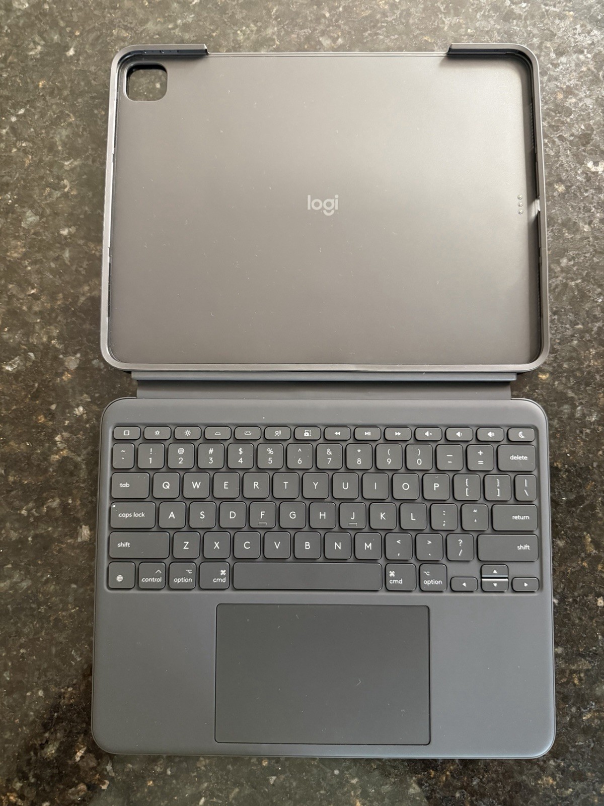 Genuine Logitech Combo Touch for iPad Pro 13" Keyboard / YU0085 / 820-011886 UD