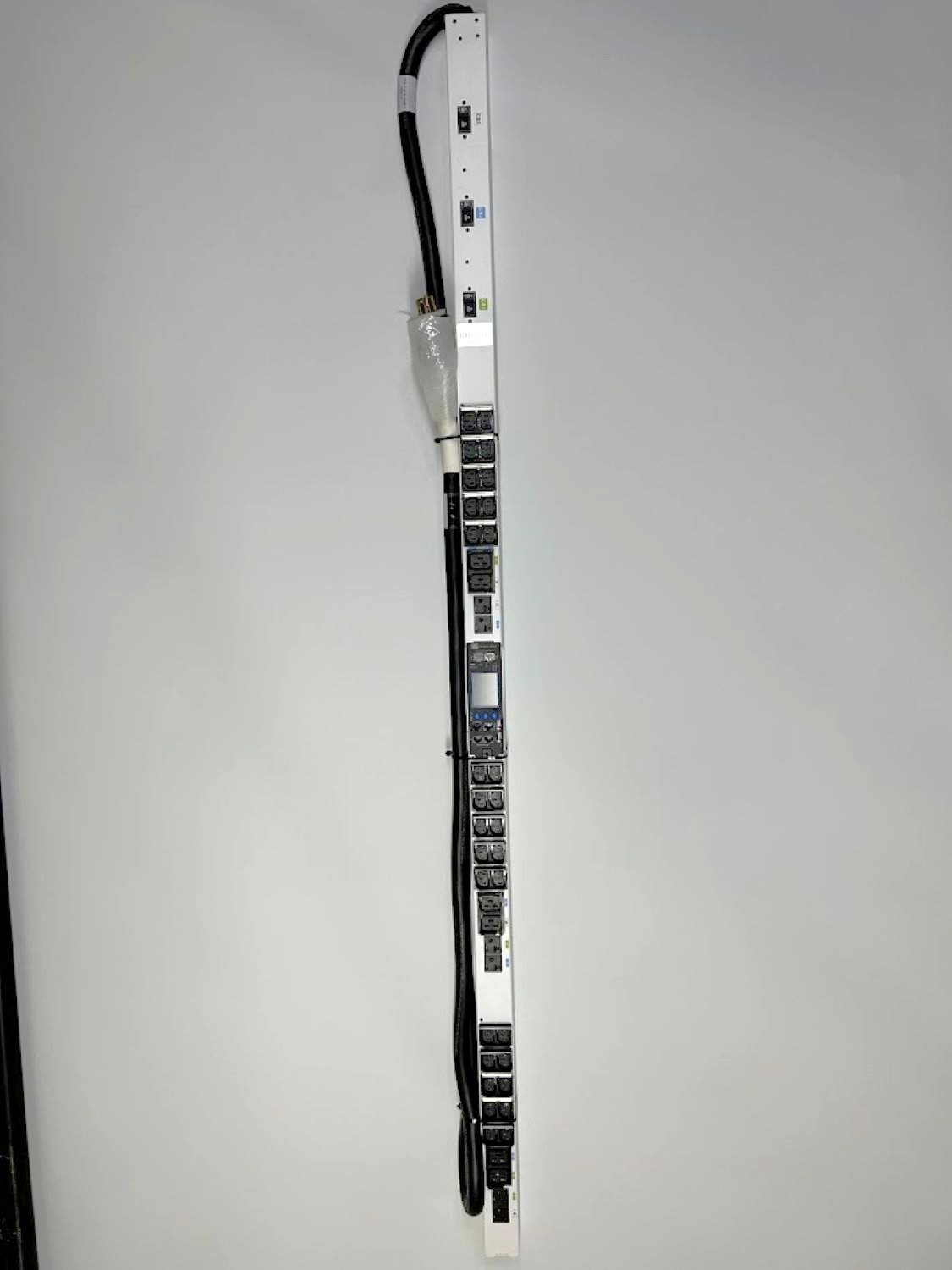 Chatsworth EA-3014-E eConnect Monitored Vertical Rack PDU 30A 120/208V Grade A