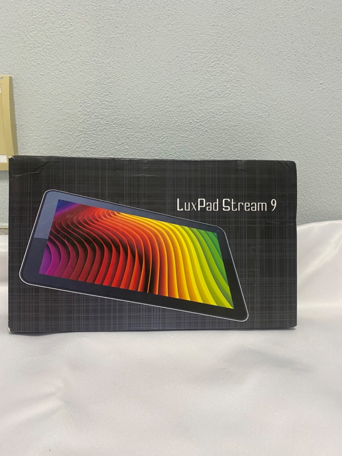 Maxwest LuxPad Stream 9 (Red)