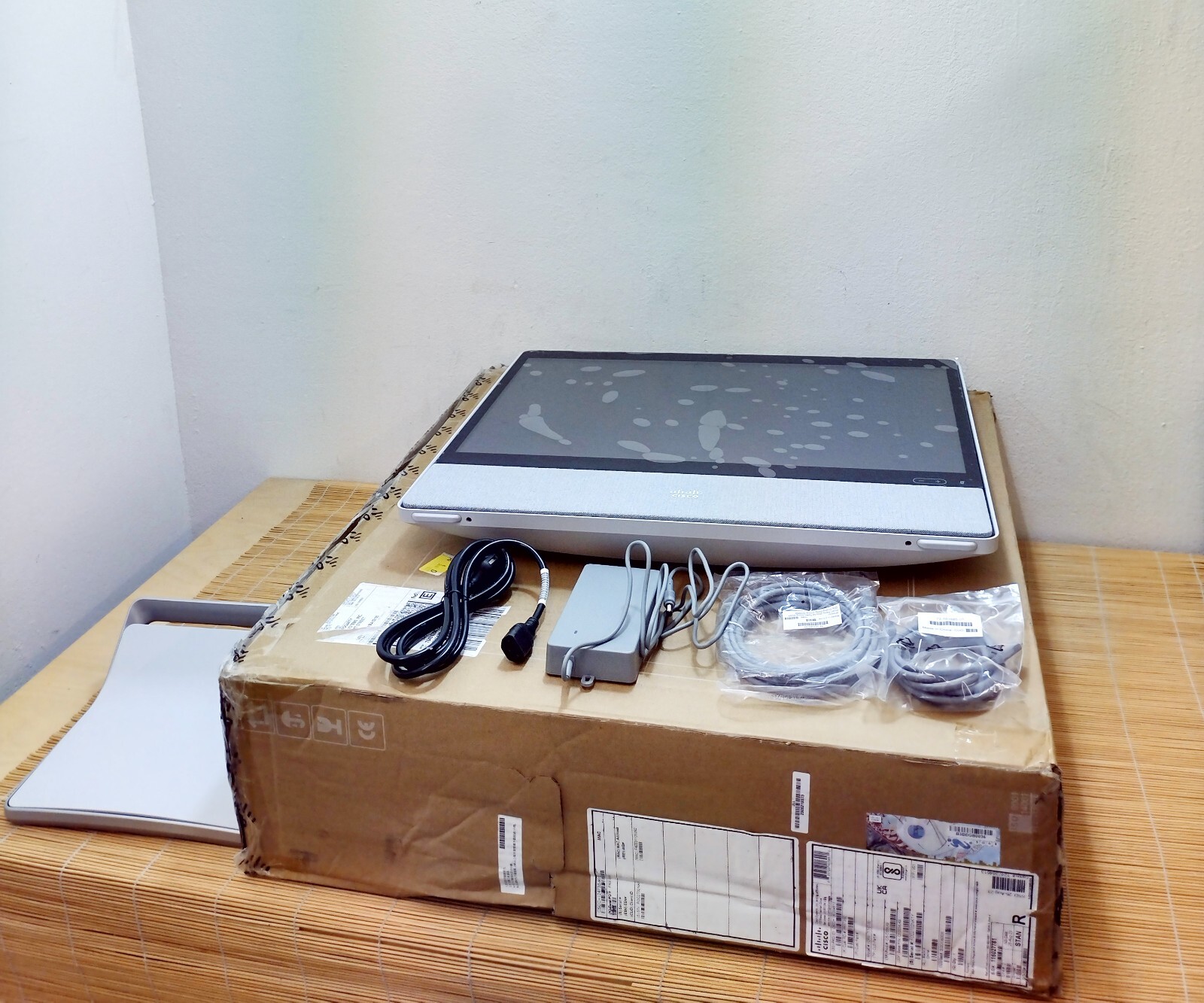 New Cisco CS-DESKPRO-K9 Webex Desk Pro New OPEN BOX
