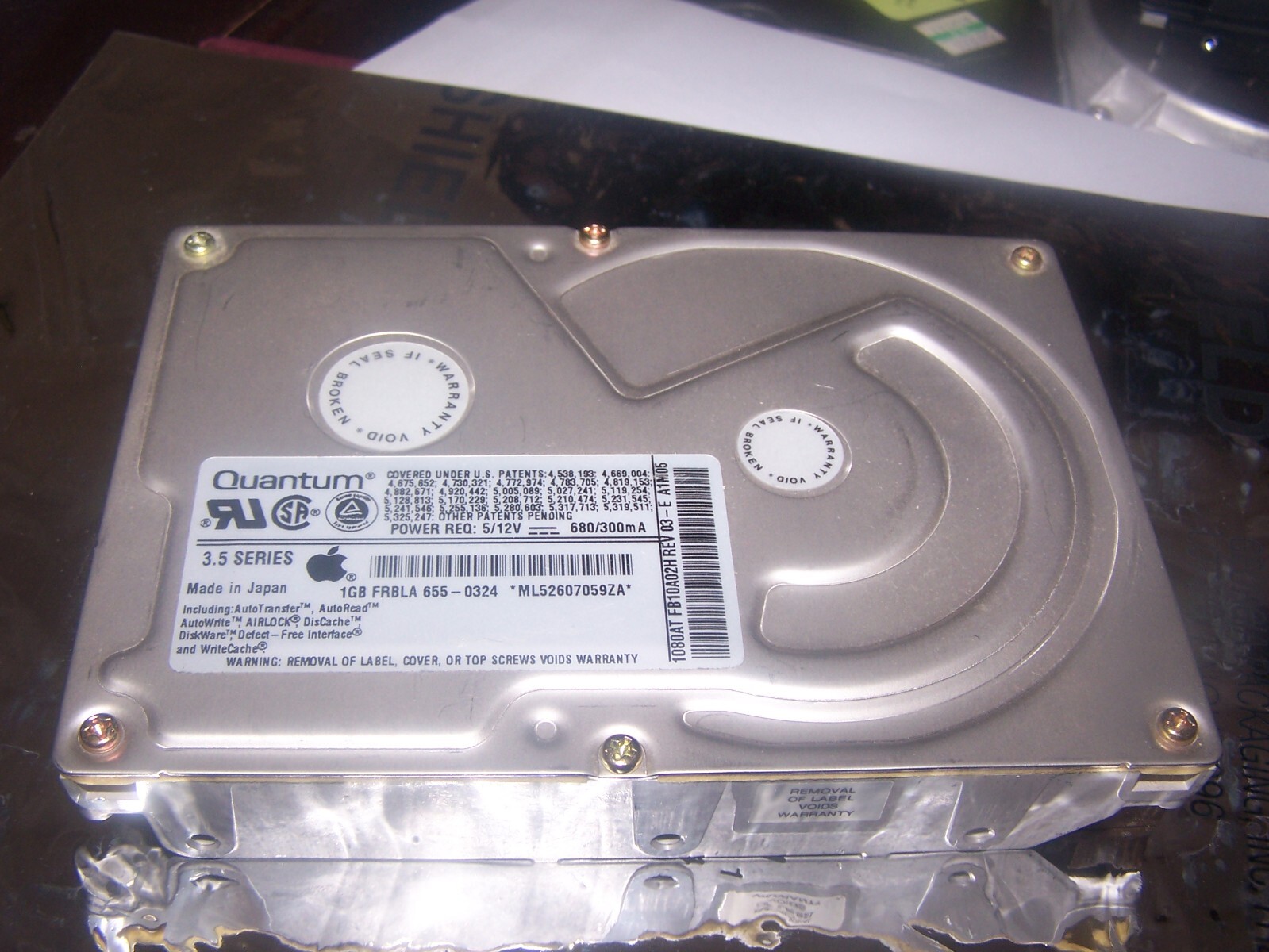 Apple Logo'd Quantum 1GB 3.5" IDE Hard Drive P?N FRBLA 655-0324