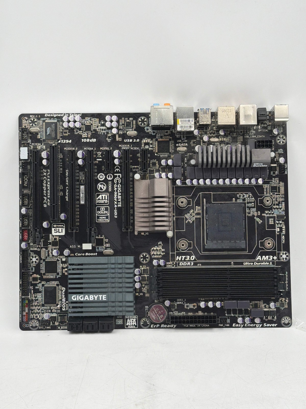 Gigabyte GA-990FXA-UD3 AMD Socket AM3+ DDR3 Desktop Motherboard