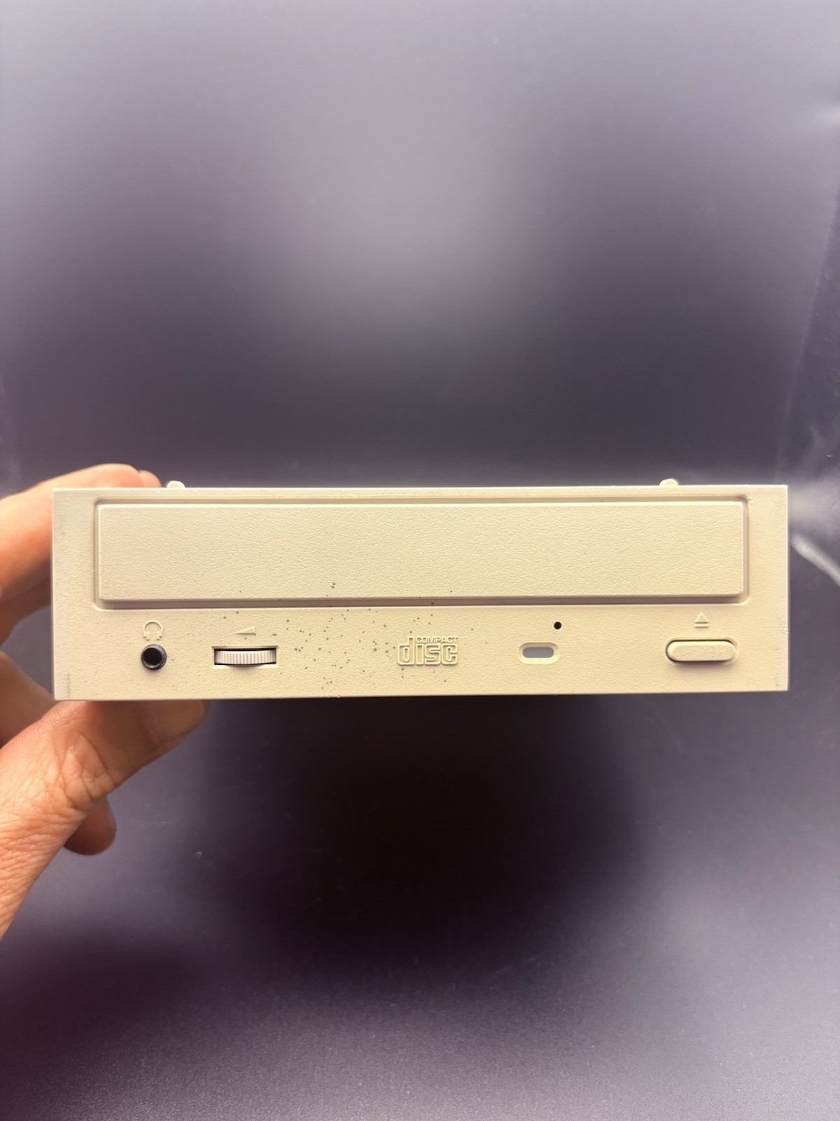 Compaq internal CD-ROM drive, specifically a Model CRD-8322B (CP1)