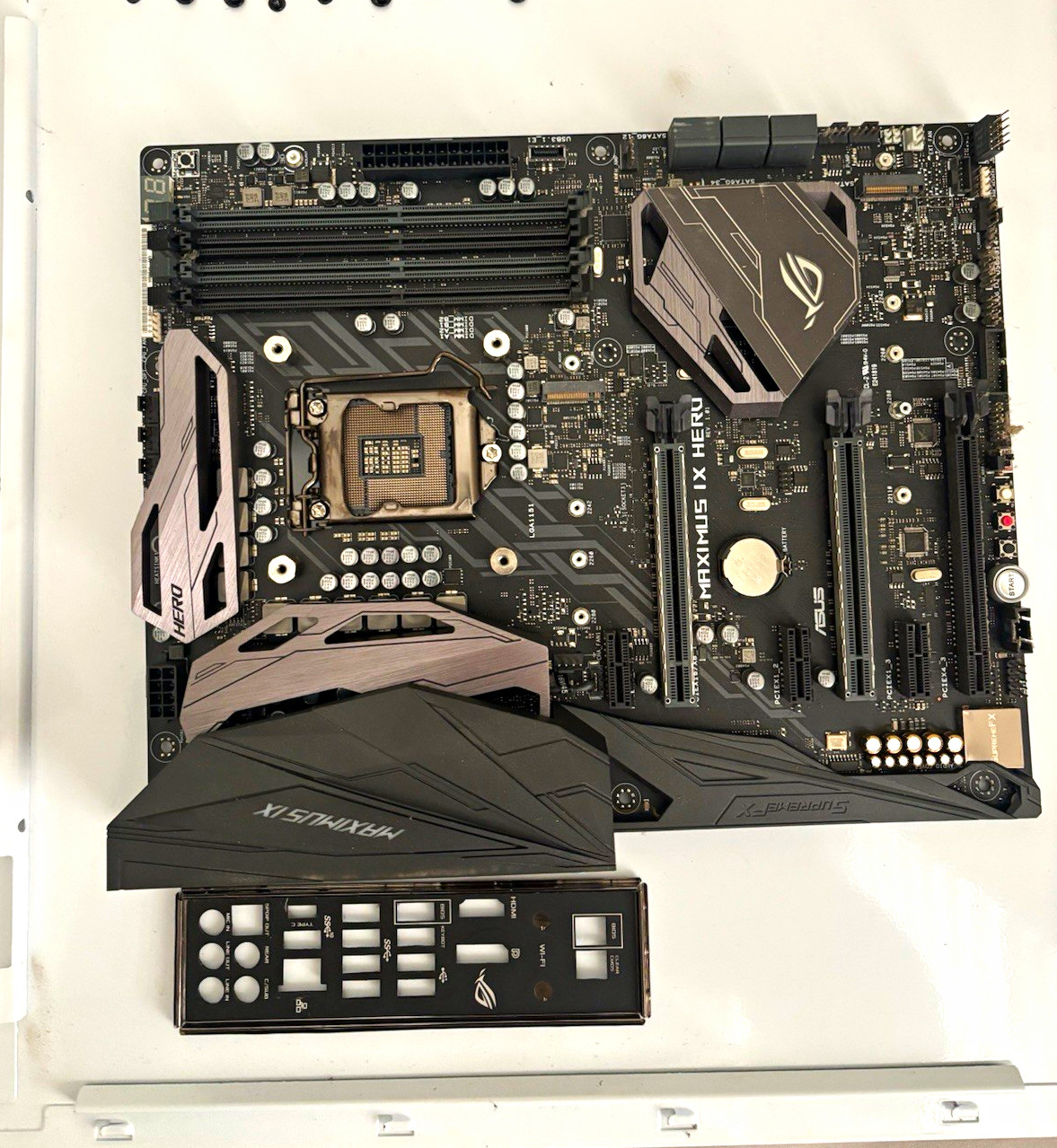 ASUS ROG Maximus IX Hero ATX Intel LGA1151 DDR4 4-Slot Gaming Motherboard