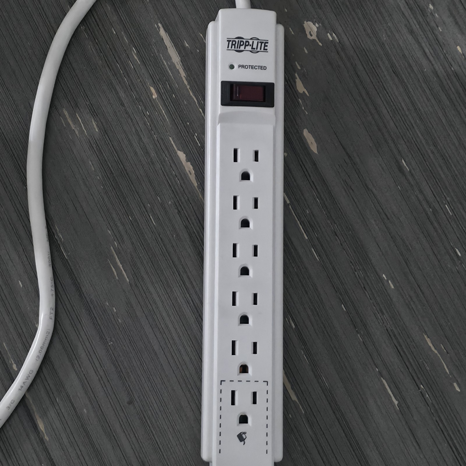 Tripp Lite TLP604TEL Protect It 6-Outlet Surge Protector (Telephone and DSL Pro