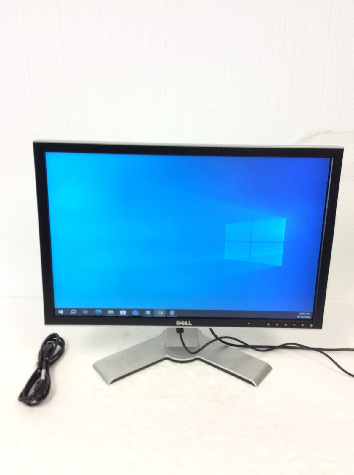 Dell 2407WFPb 24" Widescreen LCD Monitor 1920x1200 w/ Stand, Power Cord, WORKING