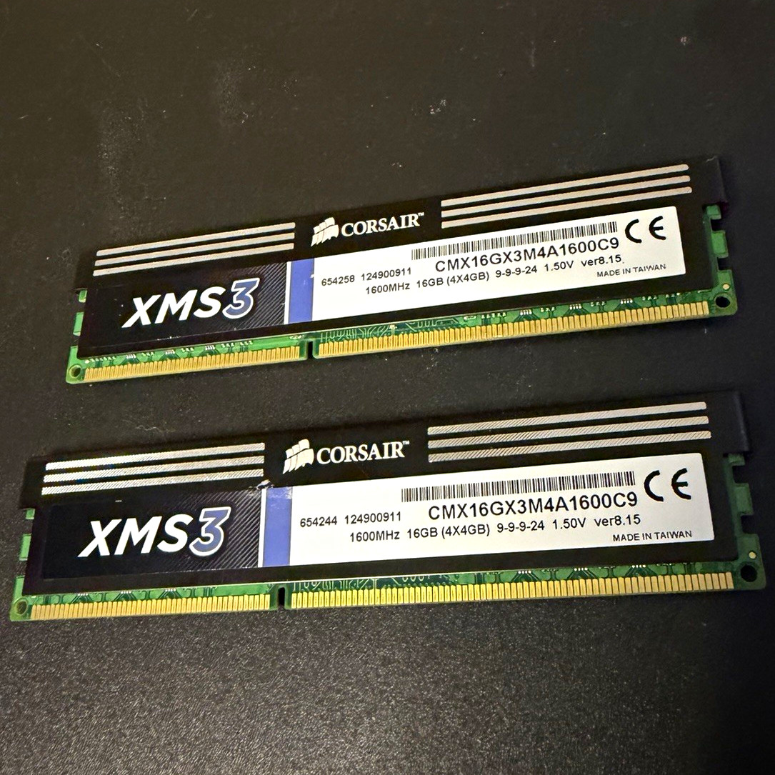 Corsair XMS3 16GB (4x4GB) DDR3-1600 PC3-12800 240-Pin DIMM CMX16GX3M4A1600C9