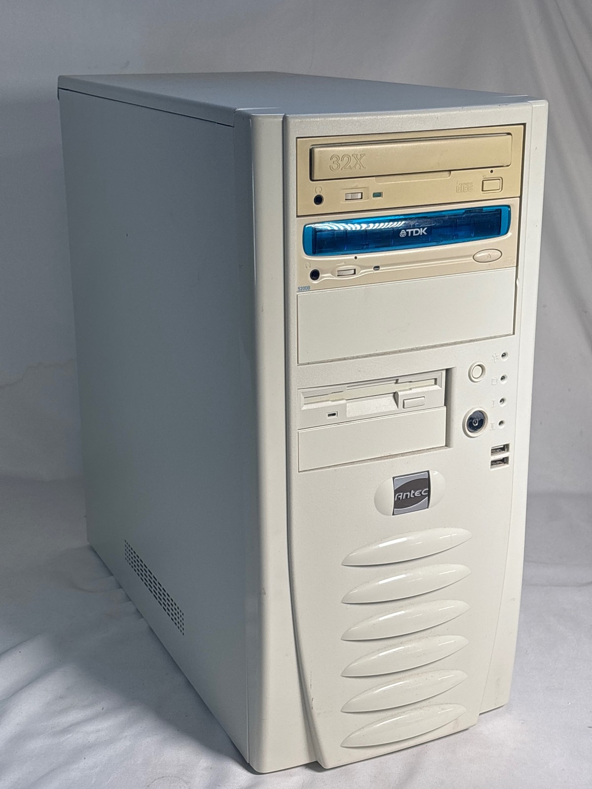Antec Beige SX830 Performance Series ATX Win XP Celeron 2.00GHz 0.6gb 80GB HDD
