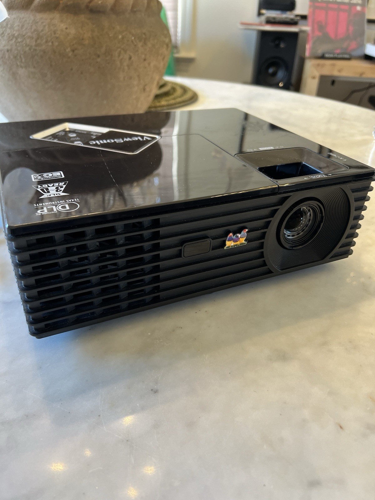 ViewSonic PJD5132 DLP Projector 2800 Lumens 15000:1 800x600 VGA USB Black
