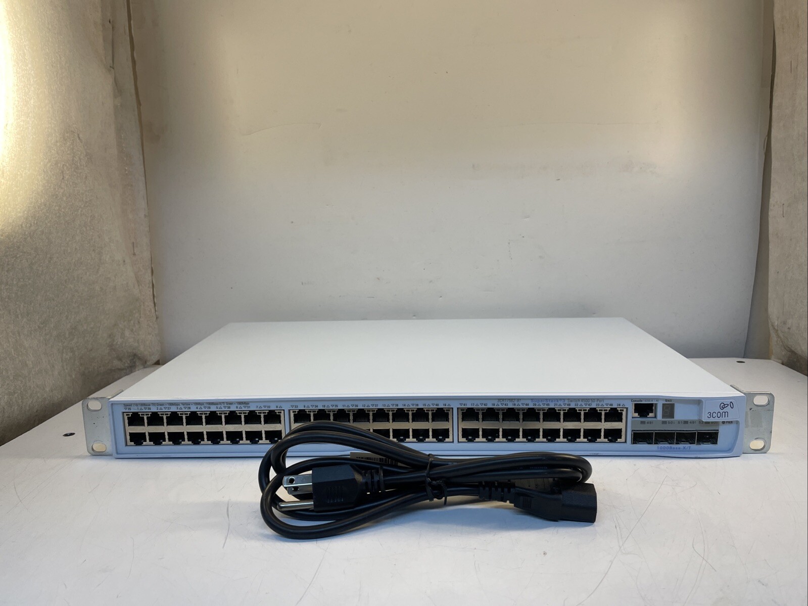 3Com SuperStack 3 4500 50 Port Switch 3CR17562-91 w/ Brackets & Power Cords