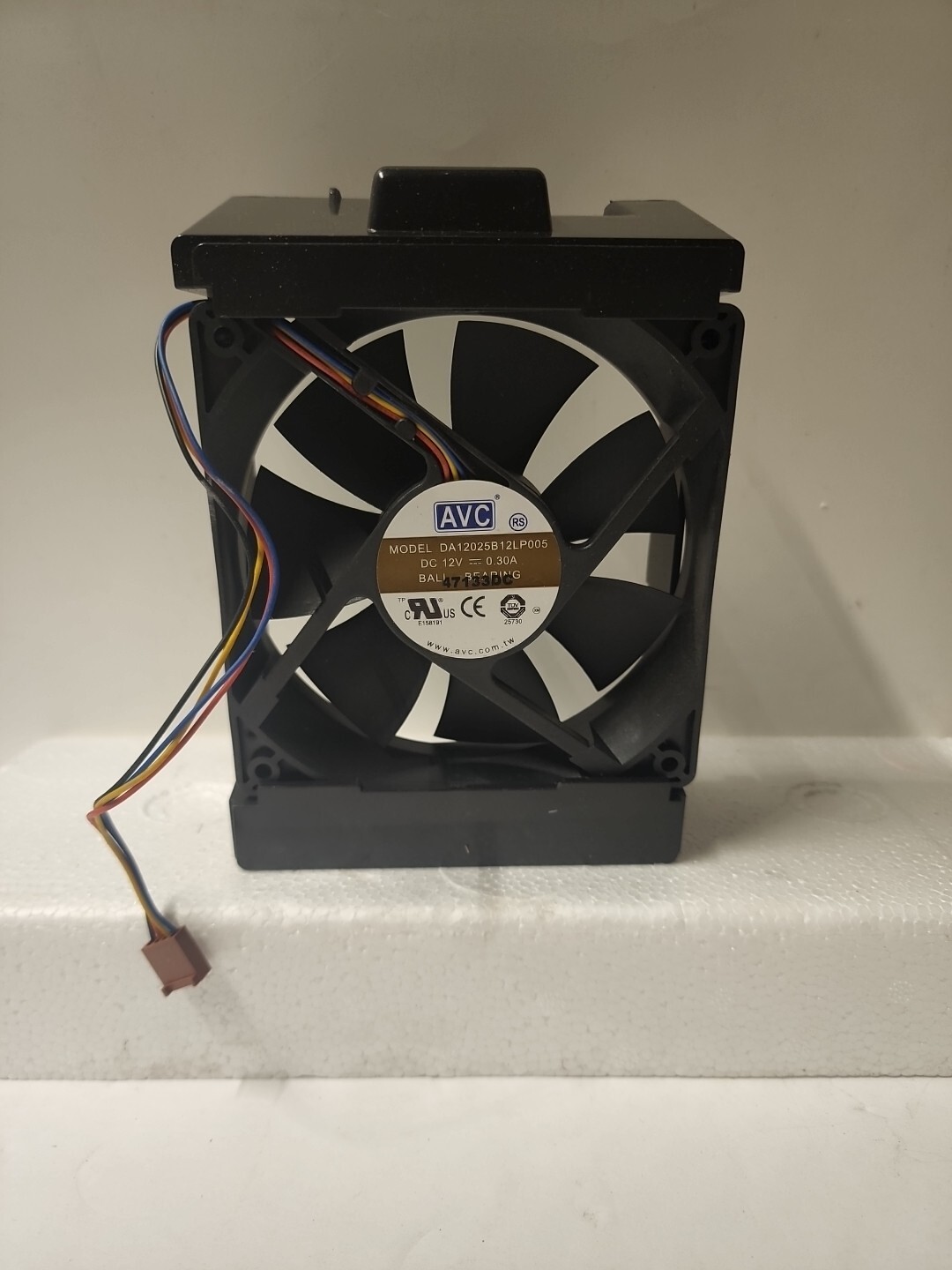 Desktop Computer AVC DA12025B12LP005 4 Wire DC 12V 0.30A Cooling Fan W/ Bracket