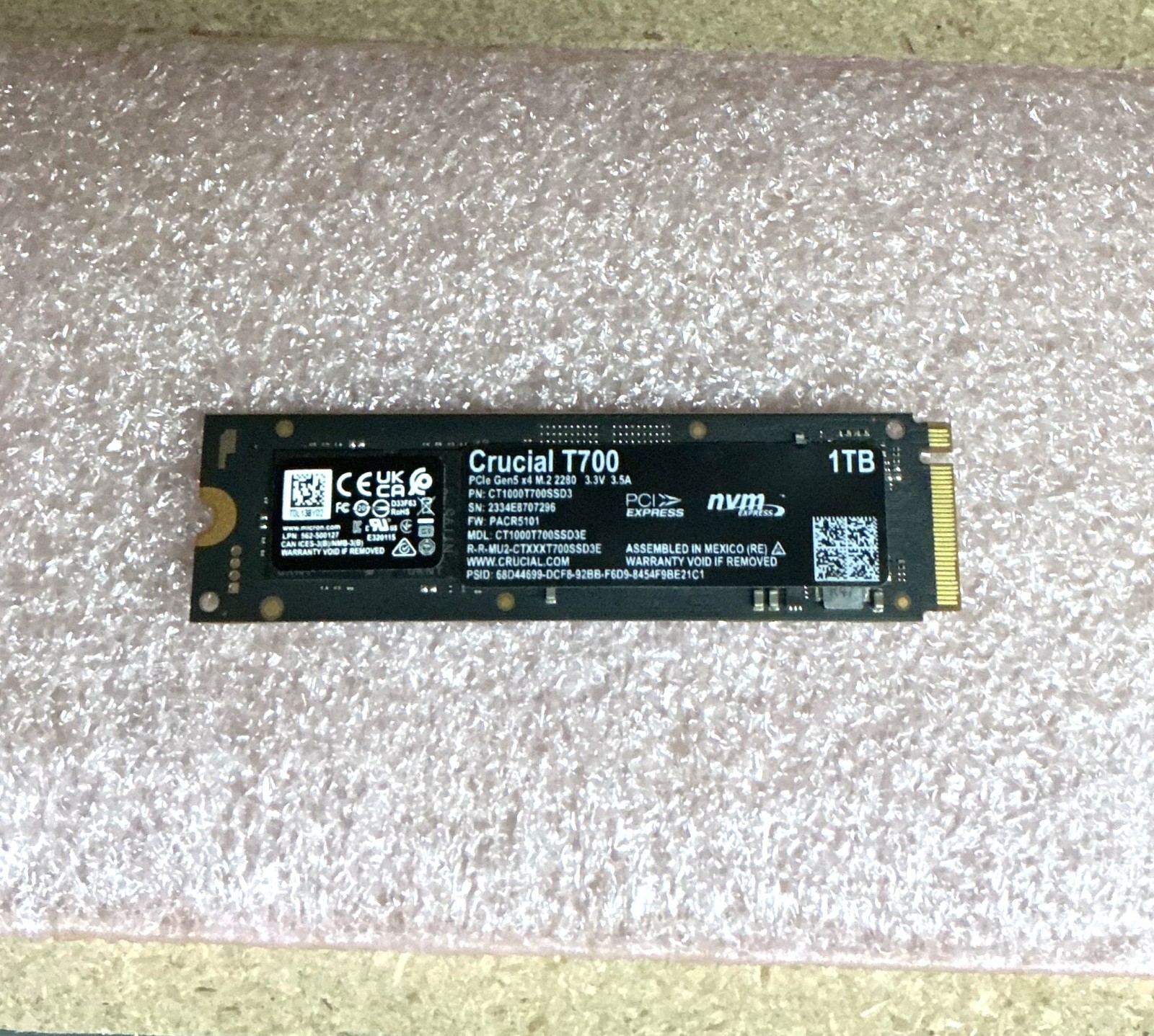 Crucial T700 1TB PCIe Gen5 NVMe M.2 2280 SSD CT1000T700SSD3