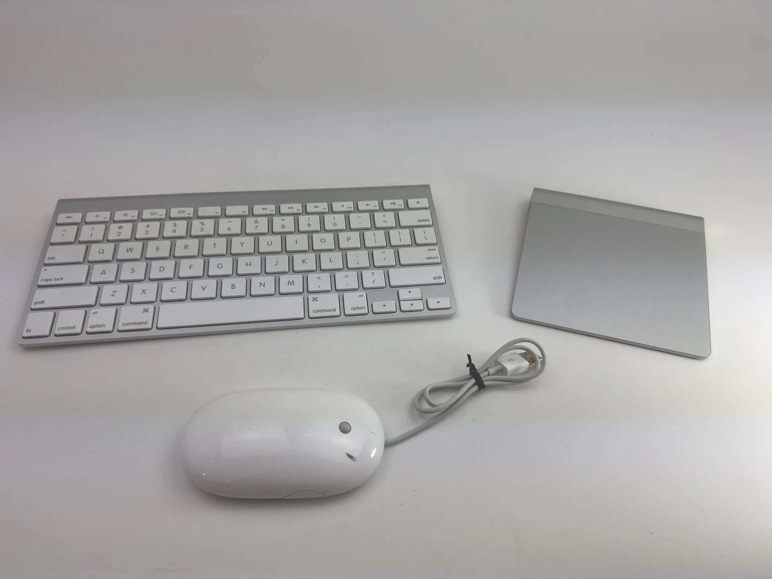 Apple A1314 Wireless Keyboard A1339 Magic Trackpad A1152 USB Mouse Bundle