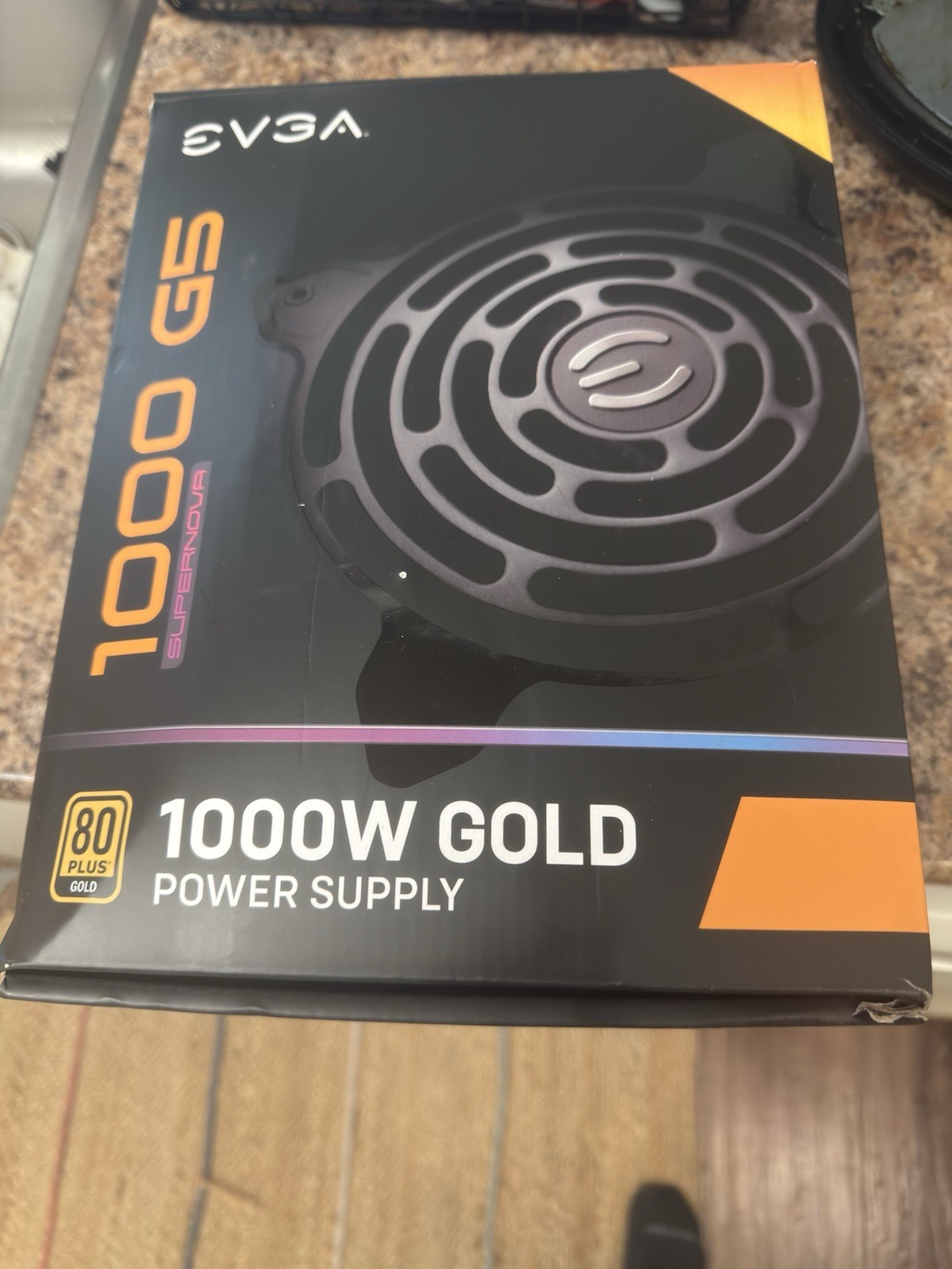 EVGA SuperNOVA 1000 G5 80 Plus Gold 1000W + Modem and Internet cables