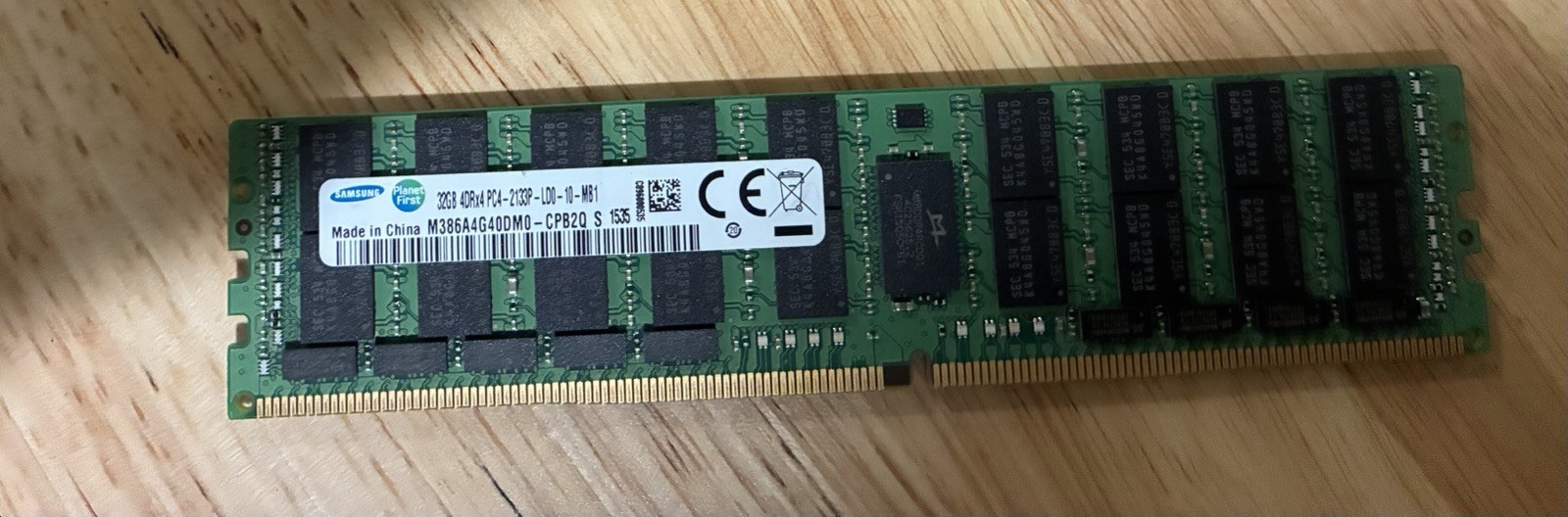 Samsung 32GB DDR4 server RAM stick M386A4G40DM0-CPB20