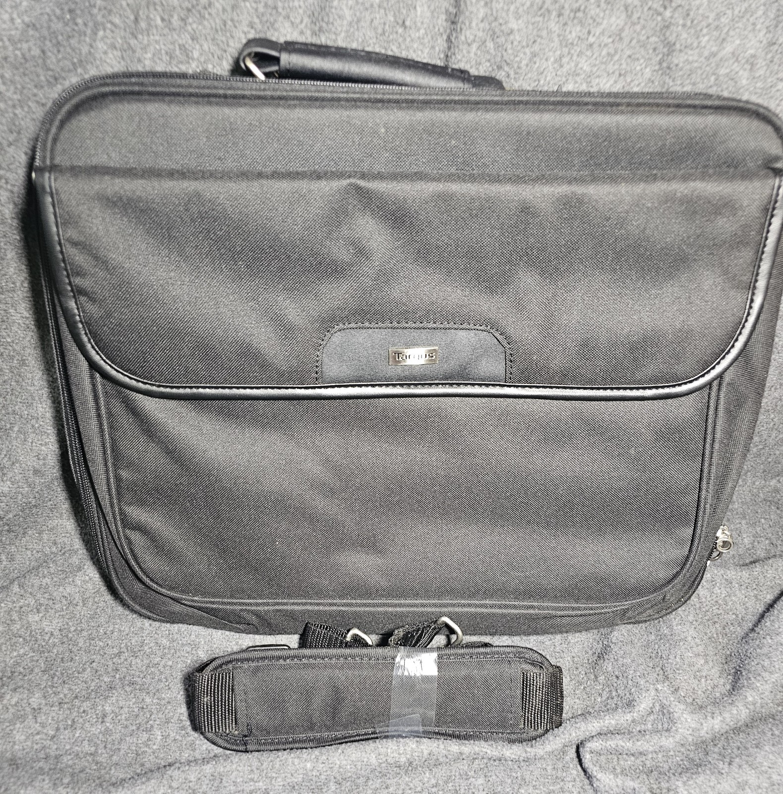 Targus 15.6 Traditional Notepac Laptop Case w/Shoulder Strap Black NWT 