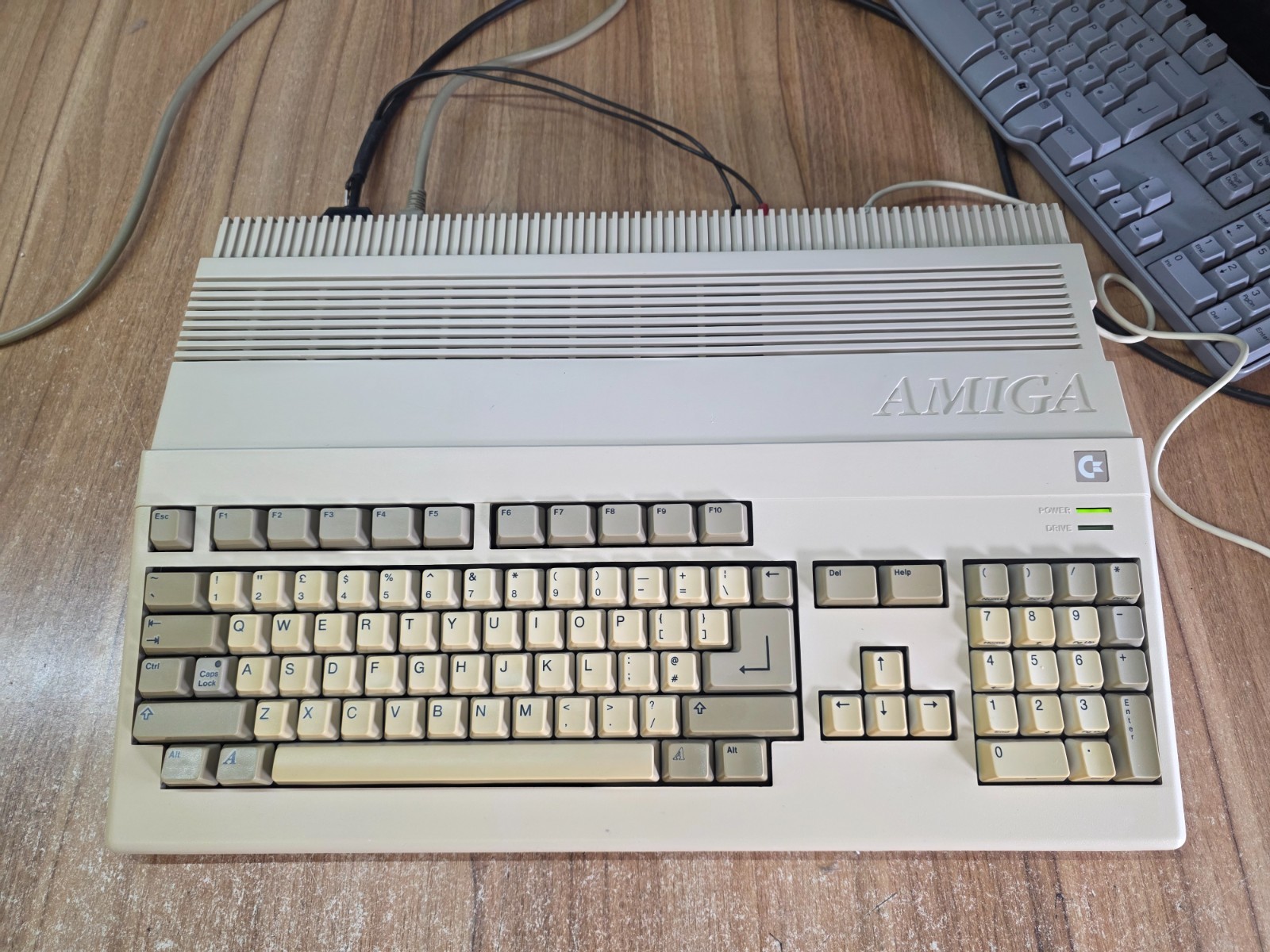 Commodore Amiga 500 with 1Mb internal Ram Workbench 1.3