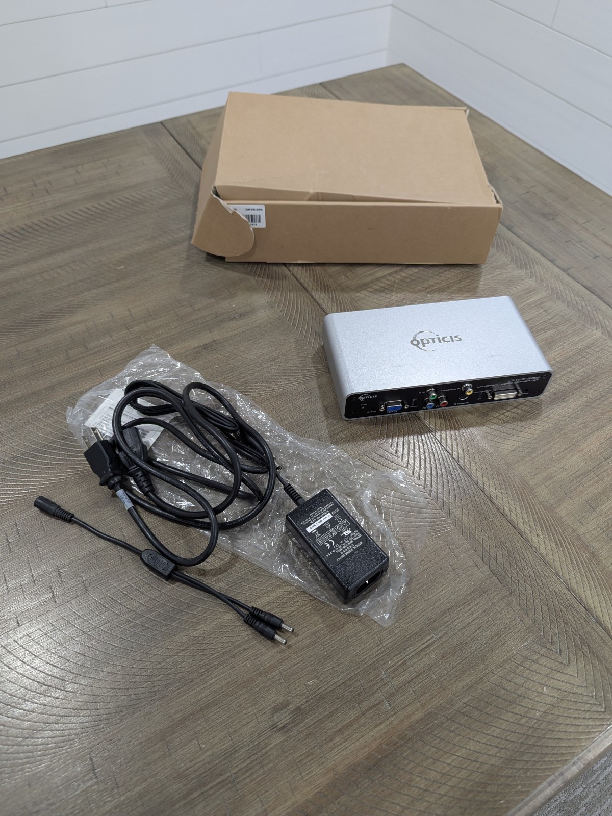 Opticis Fiber Optic Multi-Format Converter-OMVC-200 In Box With Power Supply