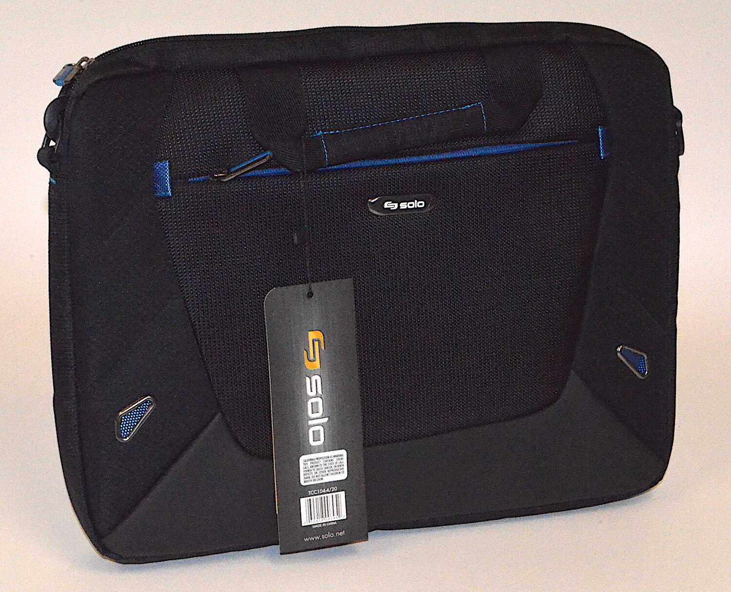 Solo Tech Slim Brief Carrying Case for 16" Notebook, Black *New* TCC104-4/20