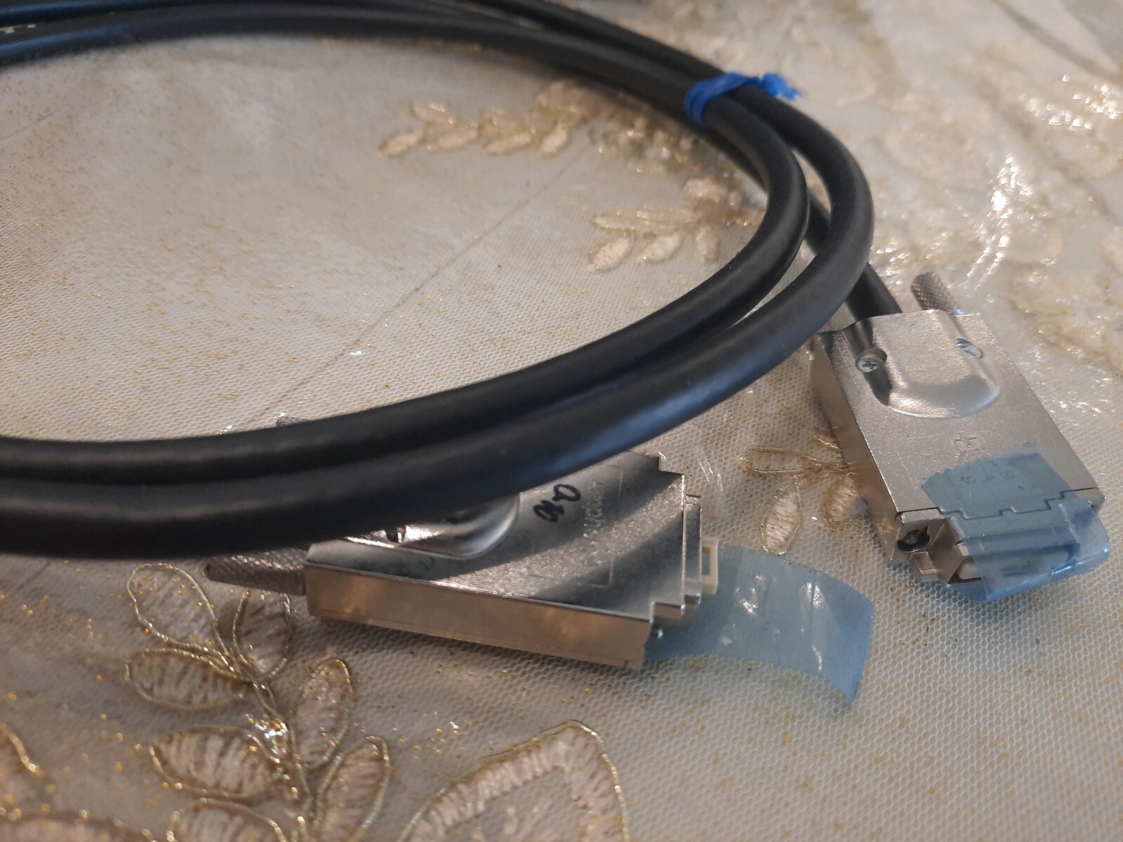HP - 389955-001 - 2M SAS EXT CABLE - Cable - Digital/Data
