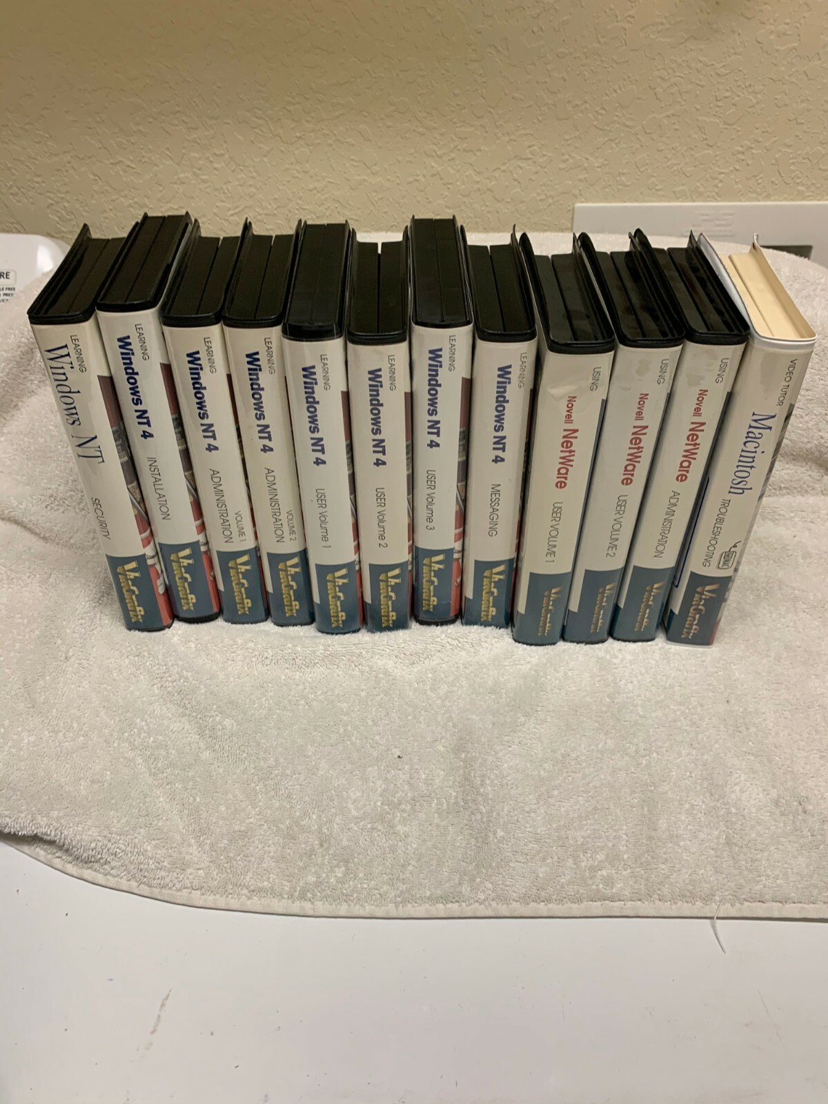Lot of 23 Computer Knowledge/How To VHS Tapes - Win 3.1/95/98/NT Etc.
