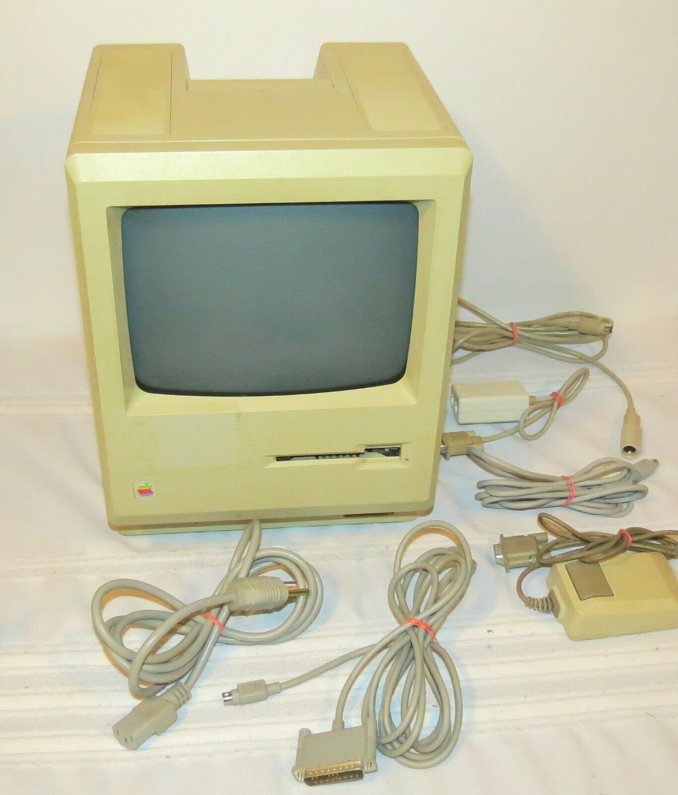 APPLE Macintosh 512K w/ Mouse, Cords (Untested - For Parts) Powers Up M0001W