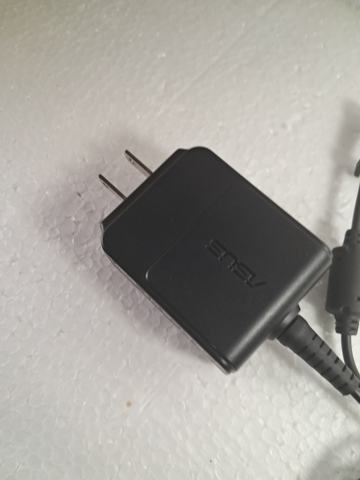 Genuine 30W Asus AC Adapter Model EXA1004UH AD82030 19V 1.58A Tip 2.5mm OEM