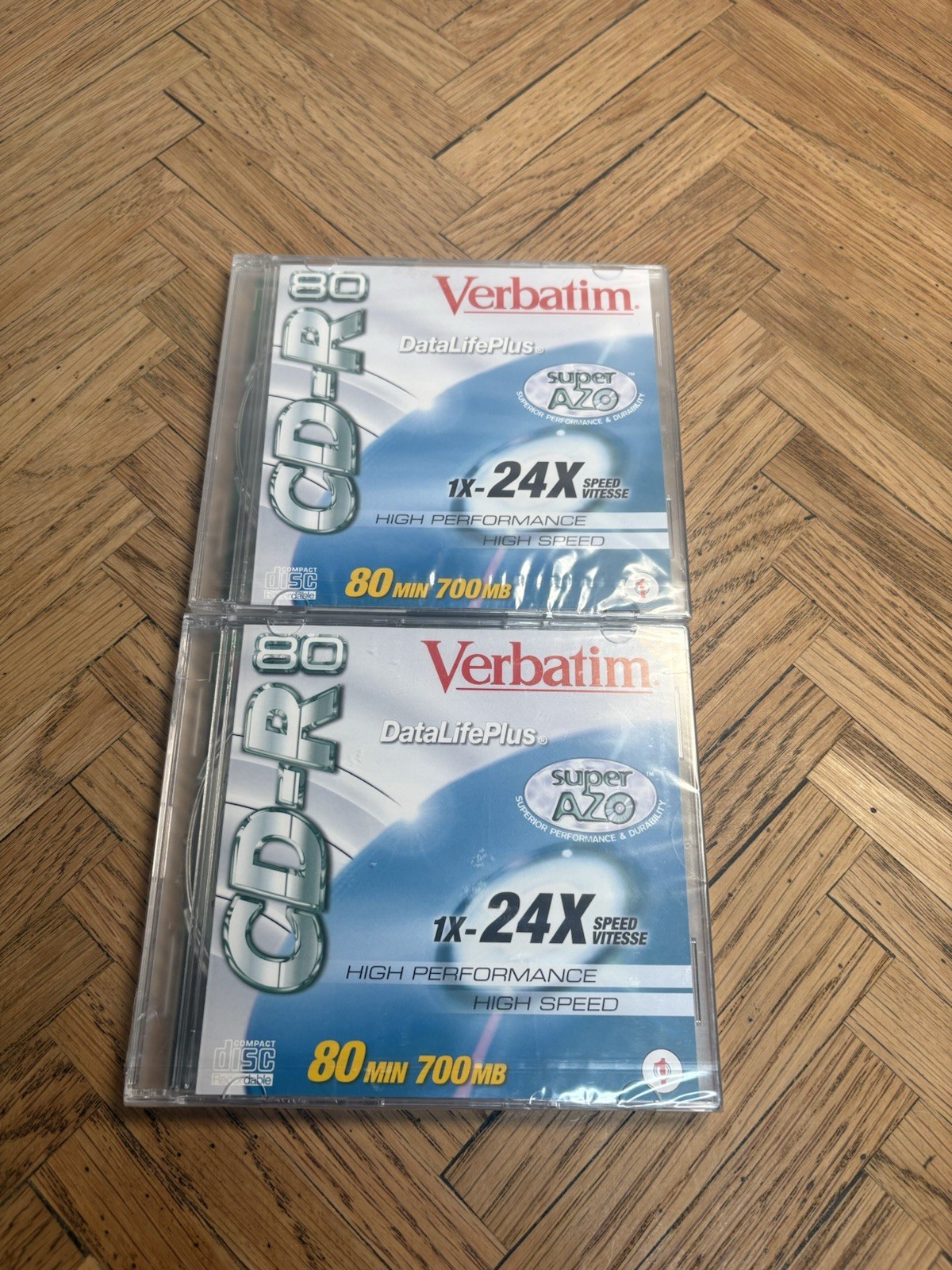 2x Verbatim DataLifePlus CD-R 80 Min 700MB Premium Tech Azo Blue 1X-24 Speed