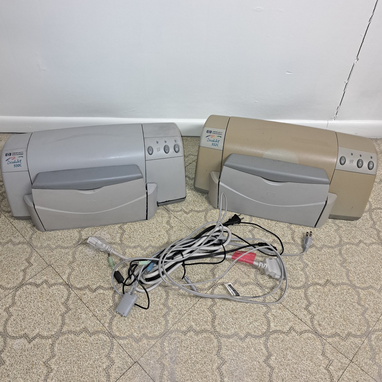 *Lot of 2* HP Hewlett Packard DeskJet 930C Standard Inkjet Color Printer - USED