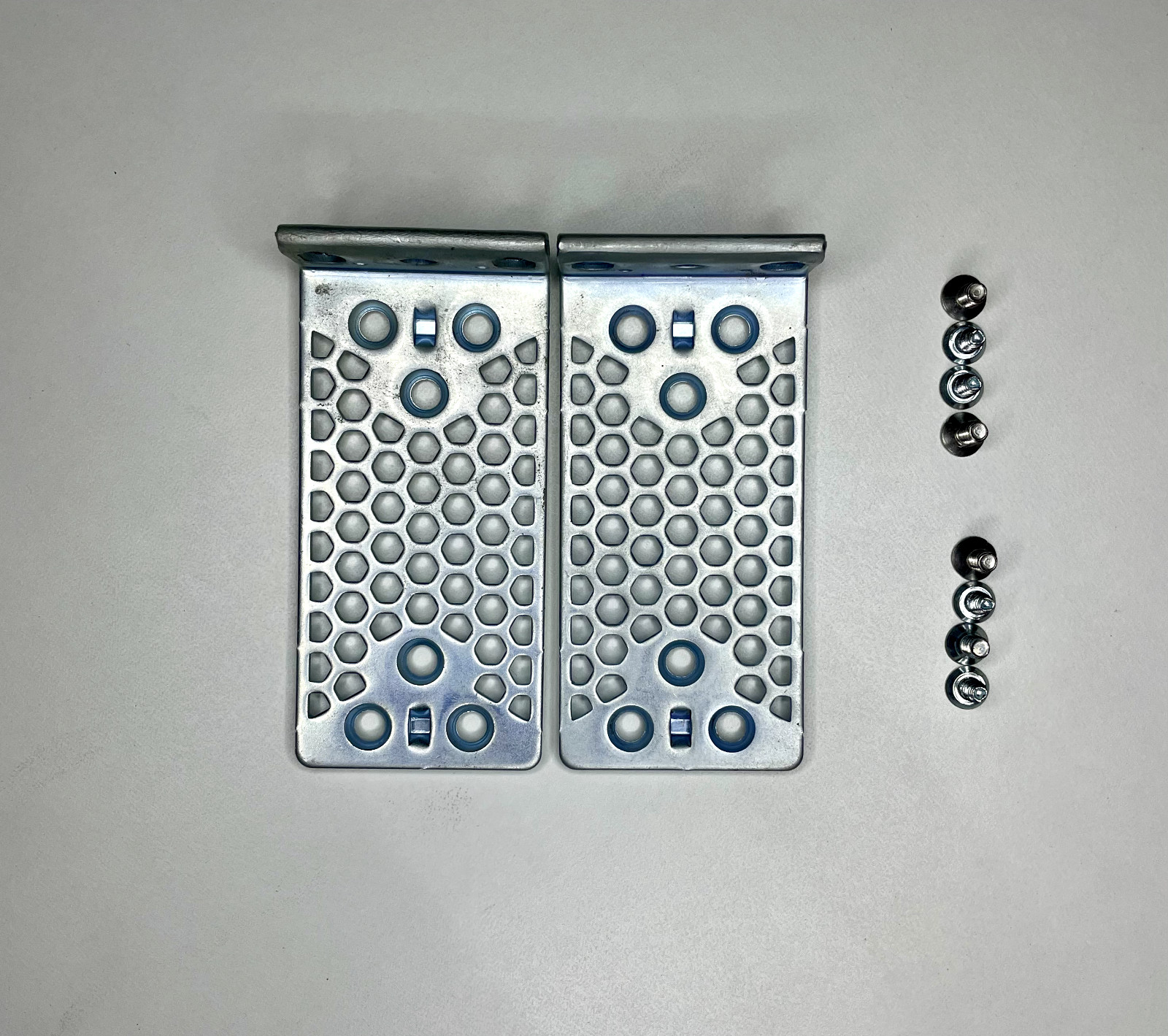 Cisco C3850-RACK-KIT Rackmount for 3850,2960X,3650 Rack Ears RCKMNT-1RU-2KX