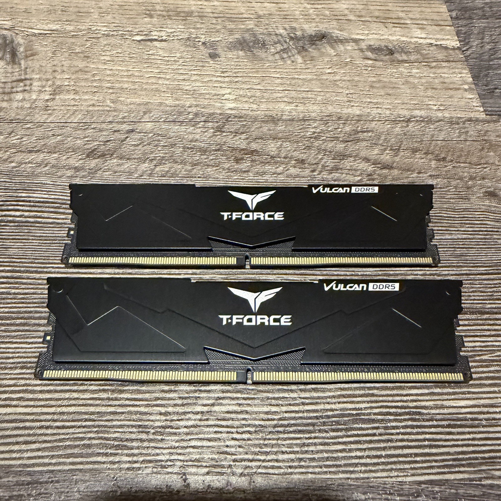 TEAMGROUP T-Force Vulcan 32GB (2x16GB) DDR5 6000MHz CL38 1.35V Black Desktop RAM