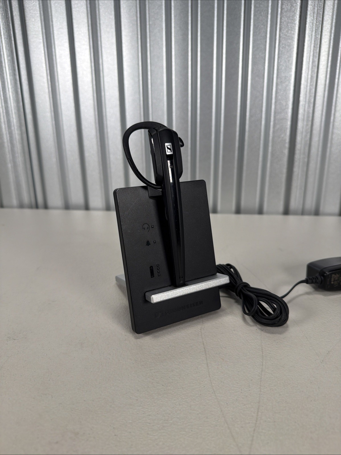 Sennheiser D10HS Black Noise Cancelling Single-Sided DECT Headset w/ Charger
