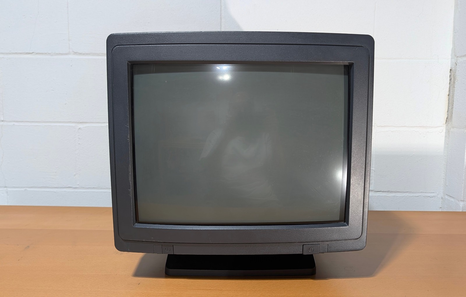 NeXT MegaPixel 17-inch Color Display Monitor N4001