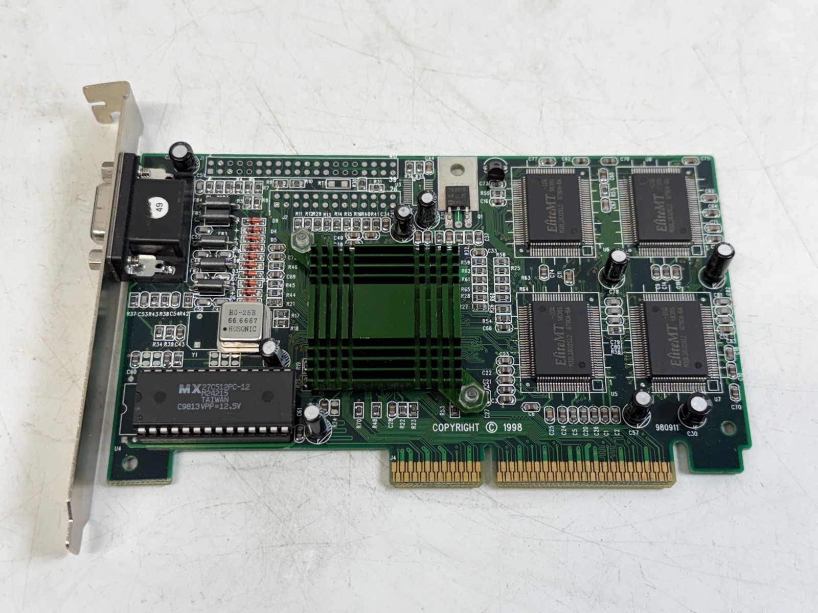 AGP Card Video Intel 740 Version 1.1 8MB SVGA