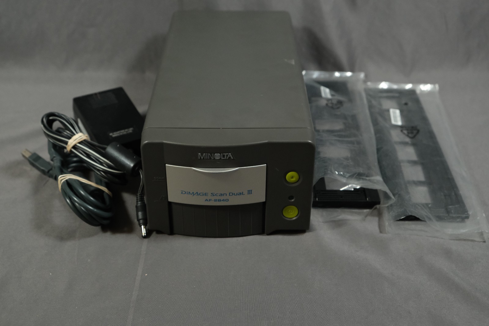Minolta Dimage Scan Dual III AF-2840 Film Scanner
