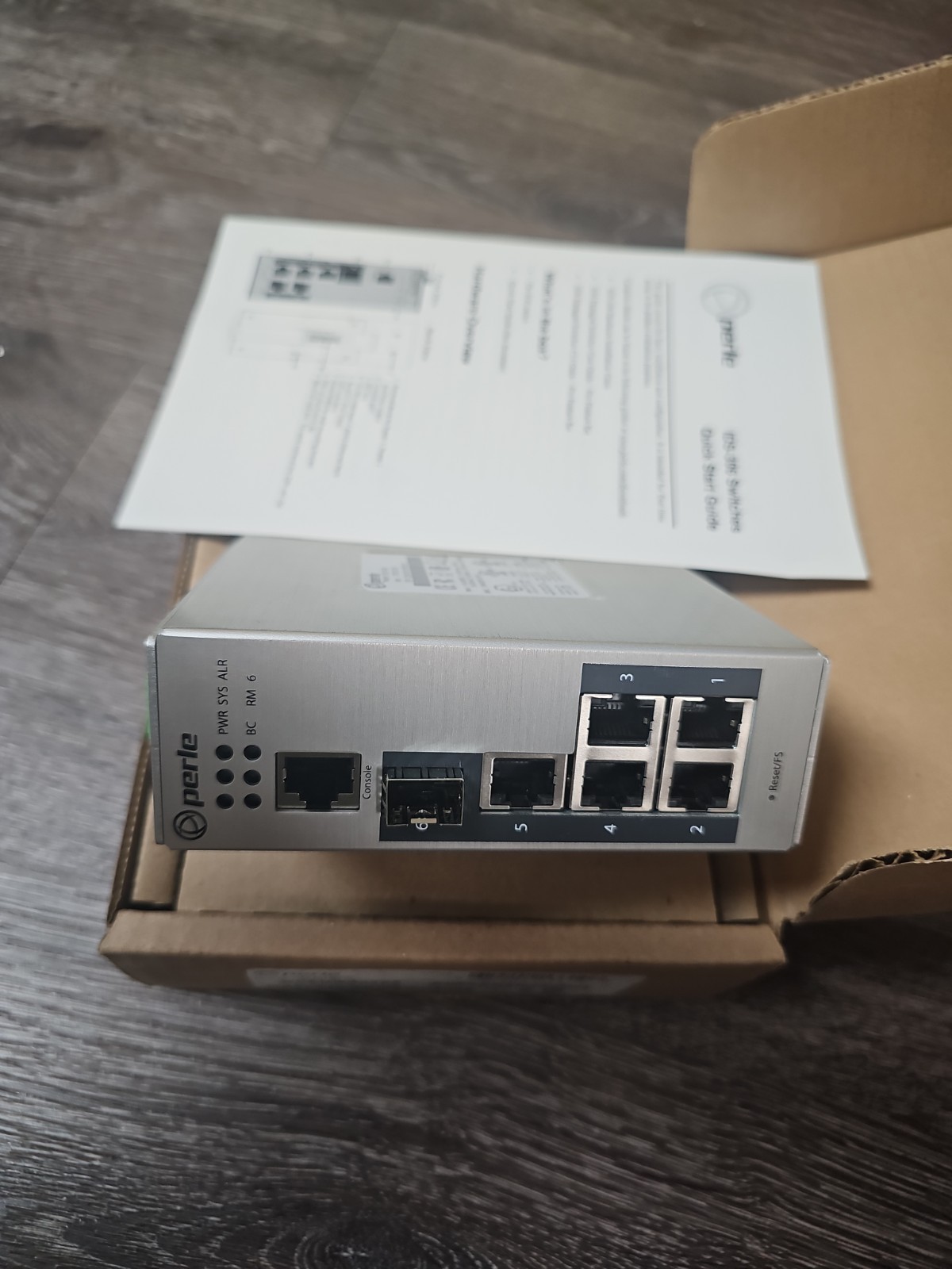 PERLE SYSTEMS 07013320 Ids-306 Ethernet Switch