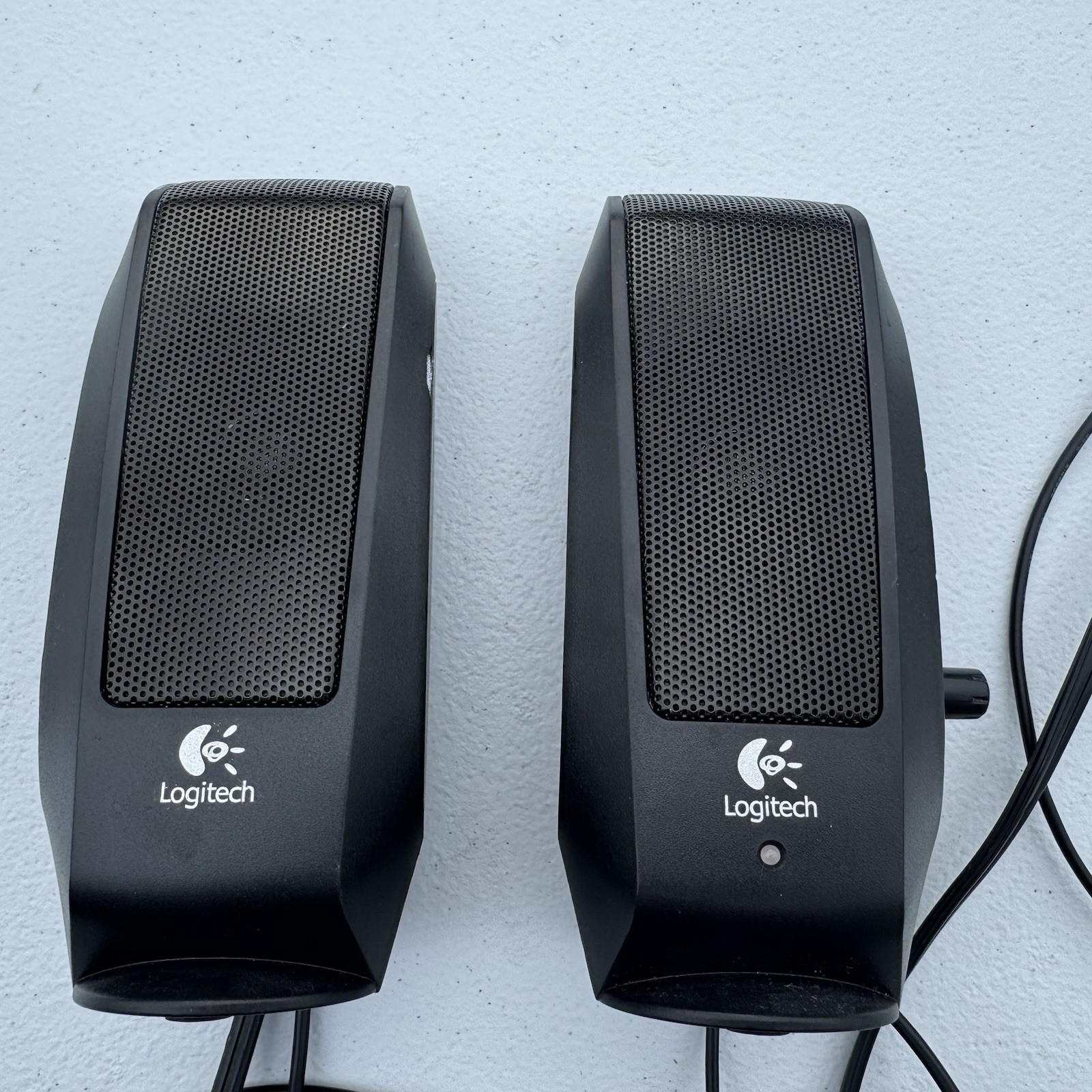 Logitech S-120 PC Mac Multimedia Computer Speakers Black 2.0 Stereo Tested Works