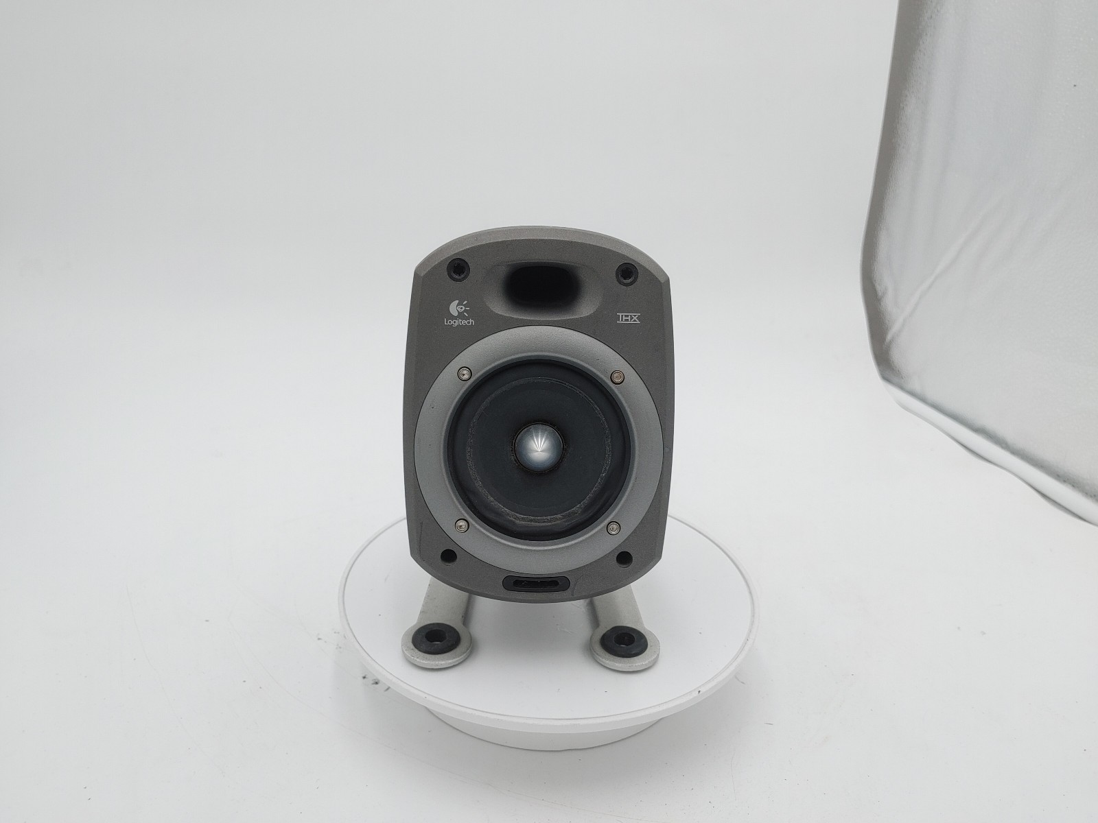 Good Condition Logitech Z-680 5.1 THX Speaker Grey/Silver Untested