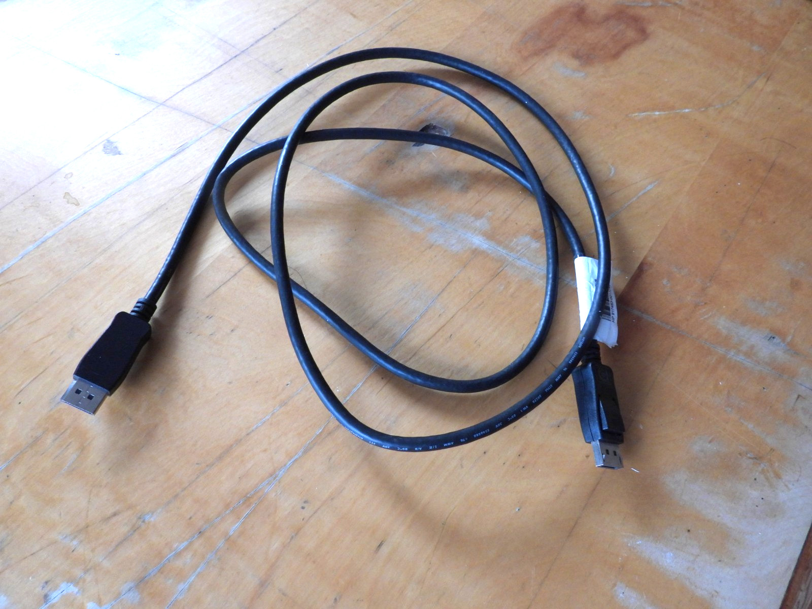 Hotron 5.5 Ft DisplayPort Cable E246588