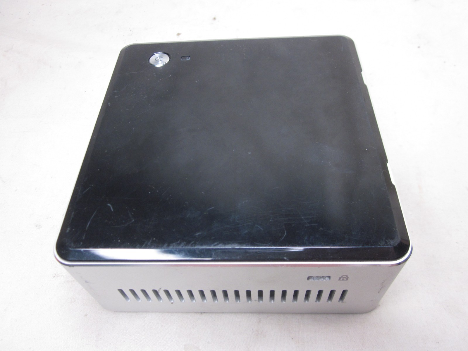 Intel NUC NUC5i5RYH mini desktop computer PC base unit only 1.6GHz i5-5250U UCFF