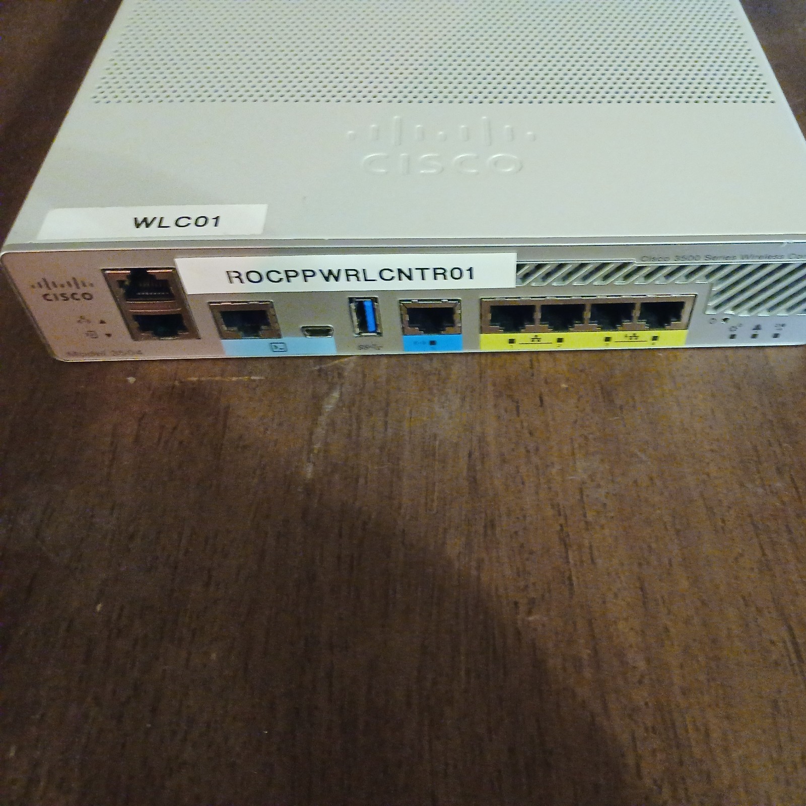 Cisco 3504 4-Port Wireless LAN Controller AIR-CT3504-K9 untested 