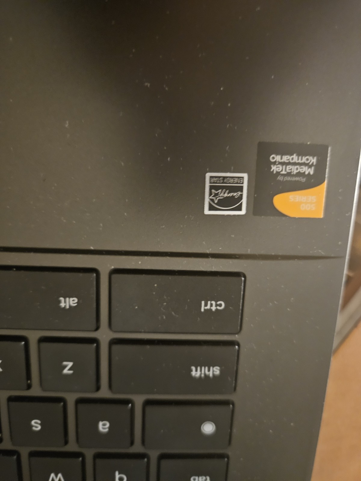 ASUS Chromebook CM14 14 in FHD Display MediaTek Kompanio 520 4GB RAM 64GB eMMC