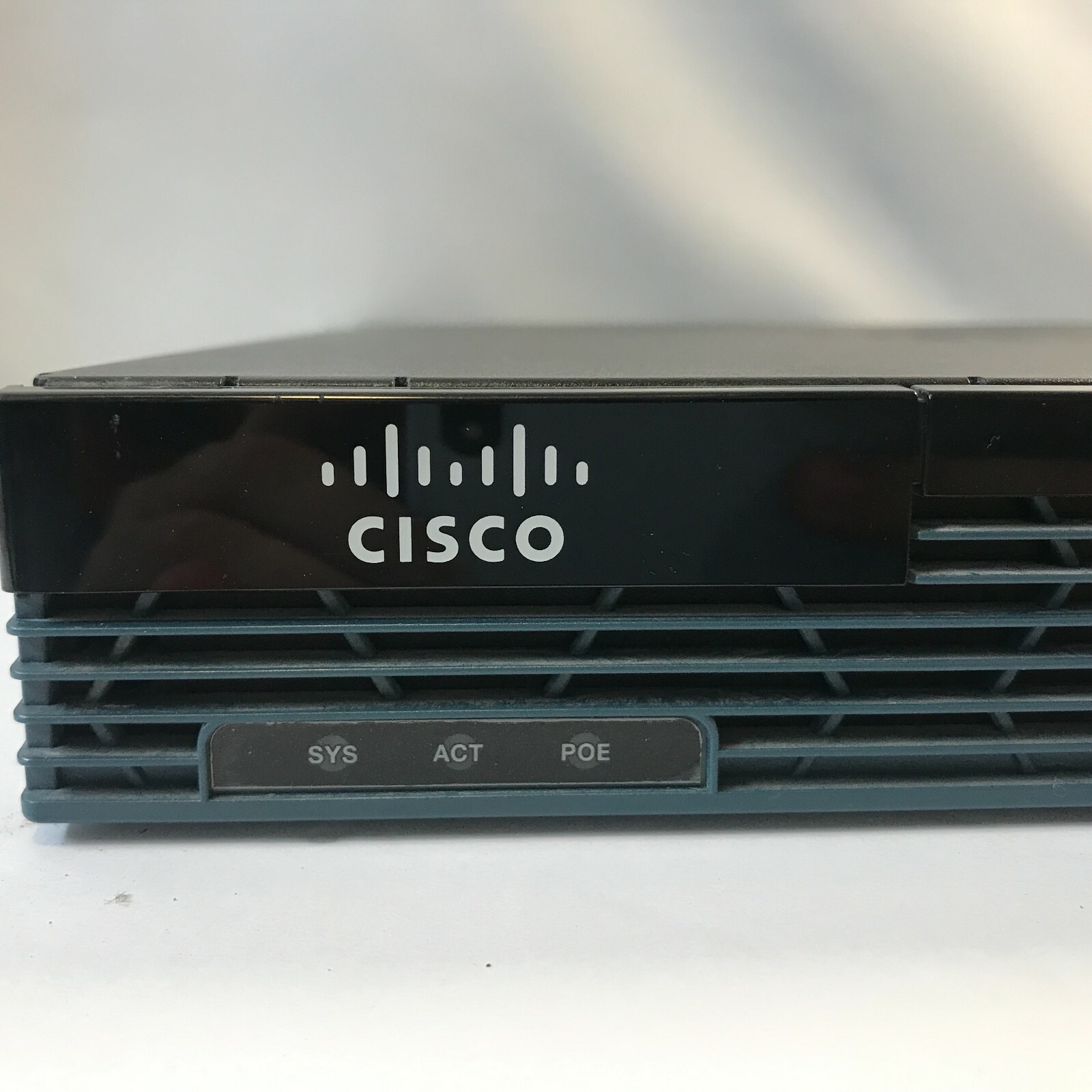 Cisco 2901/K9 Integrated Services Router with one VIC2-4FXO Voice/Fax card