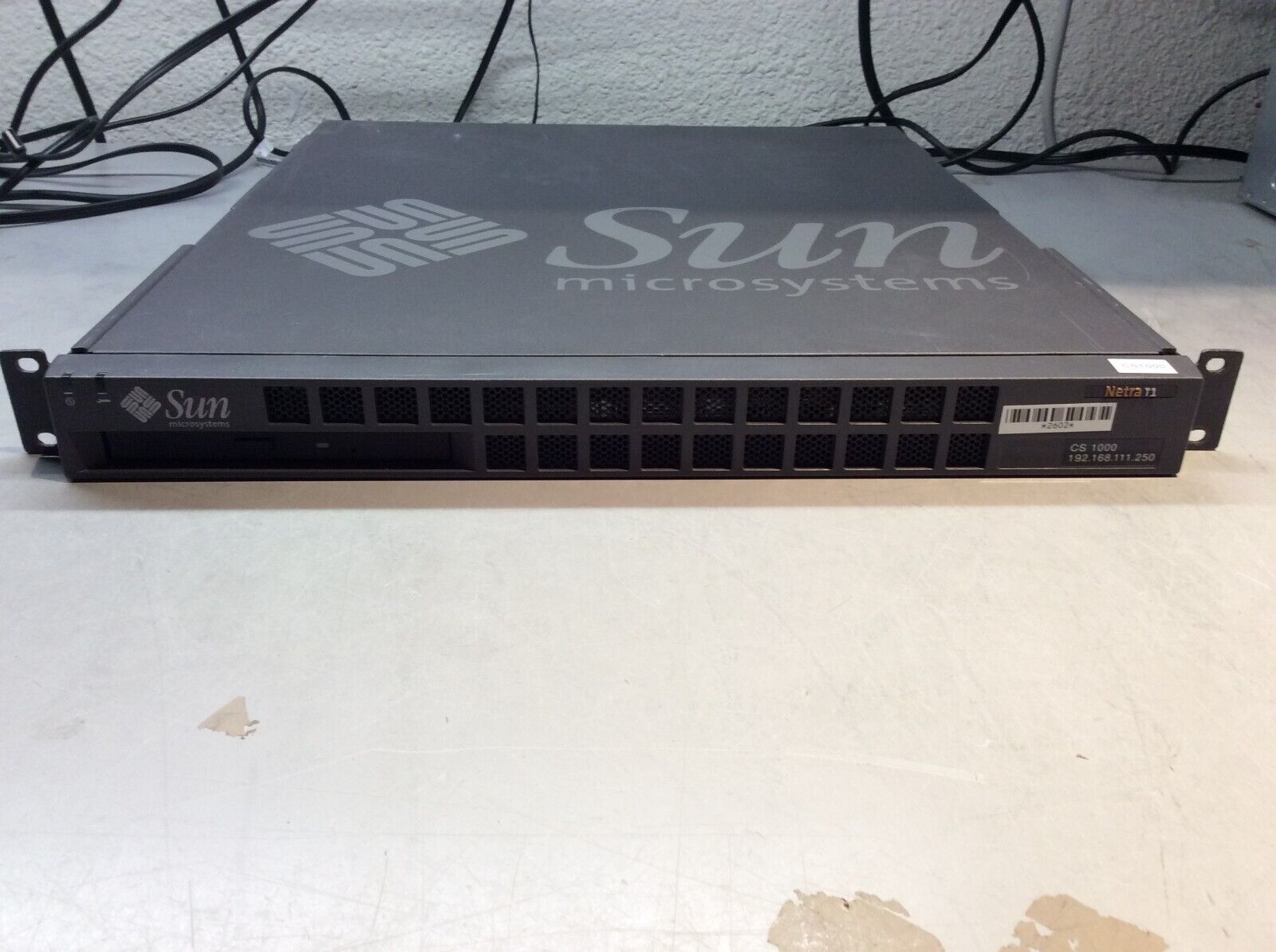 Sun Microsystems Netra T1 computer server