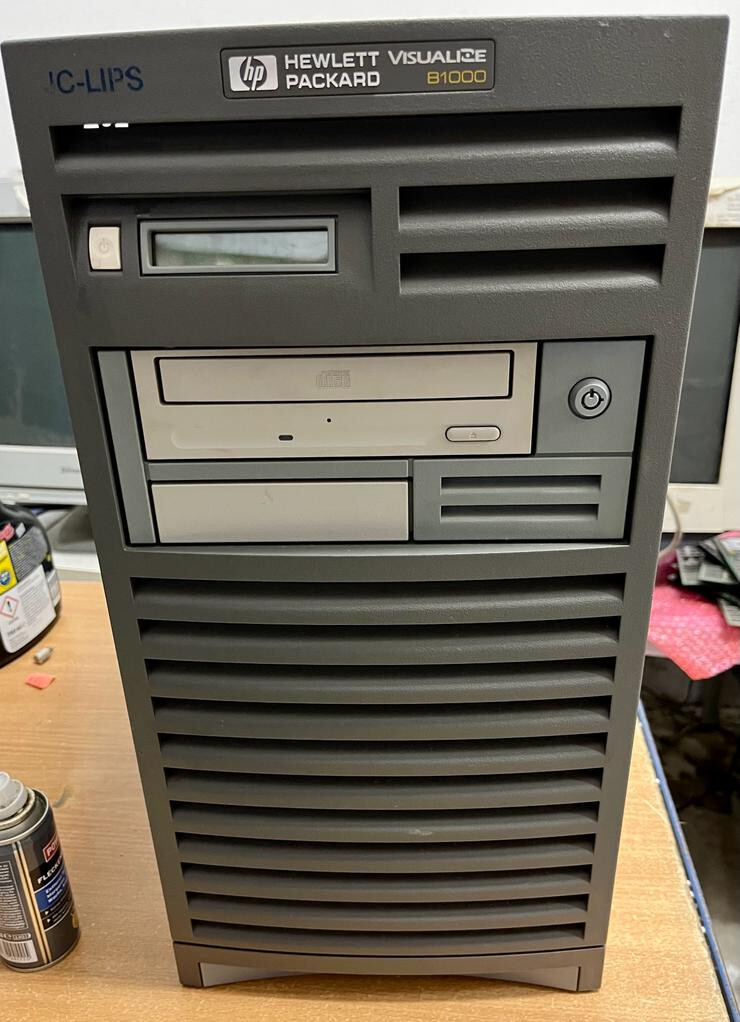 Workstation A4985A HP B1000, 1024MB RAM, 9GB Disk, FX2, CD