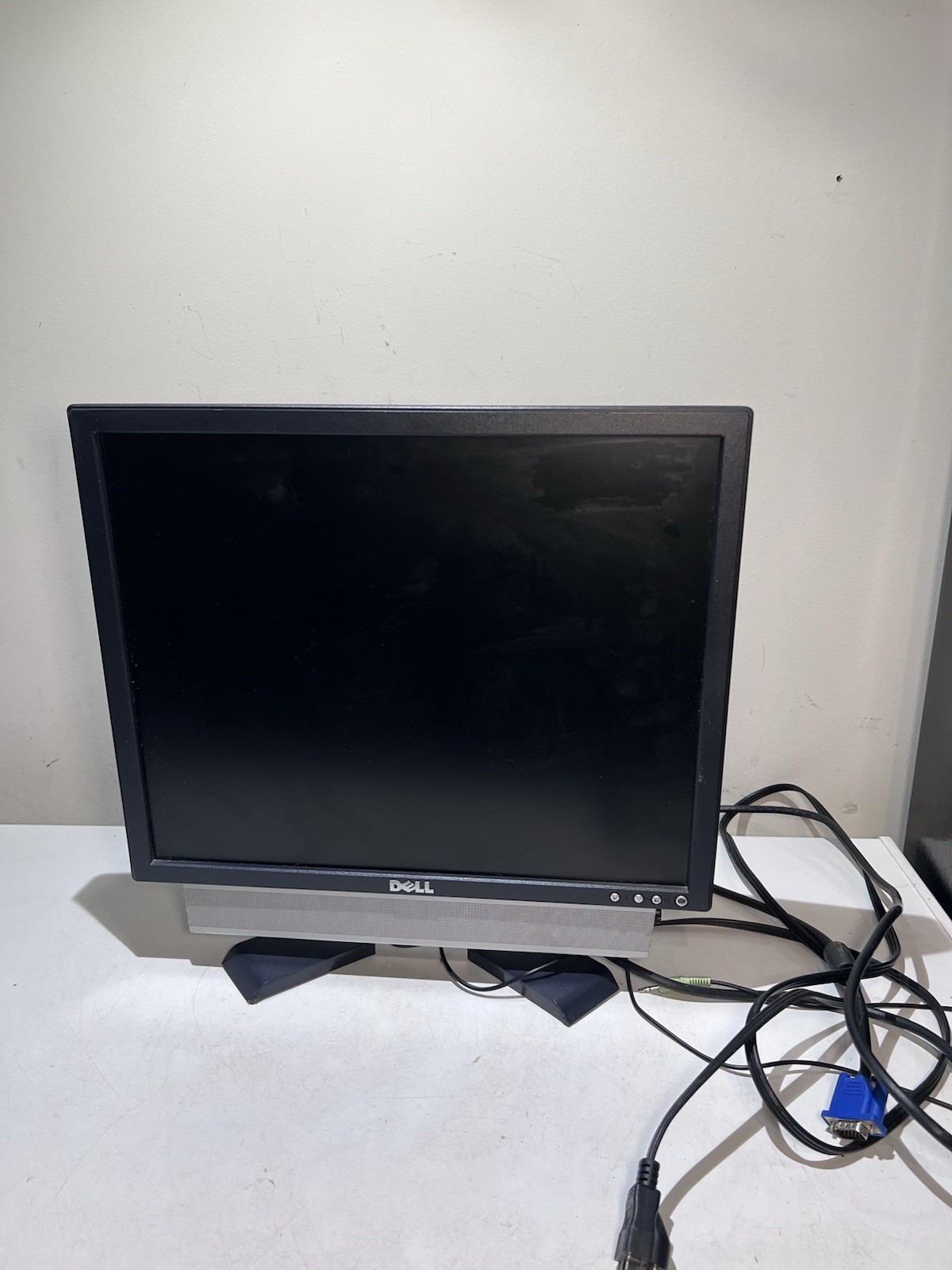 Dell E196FPb 19" 1280x1024 Flat Panel Monitor w/stand And Soundbar AS501