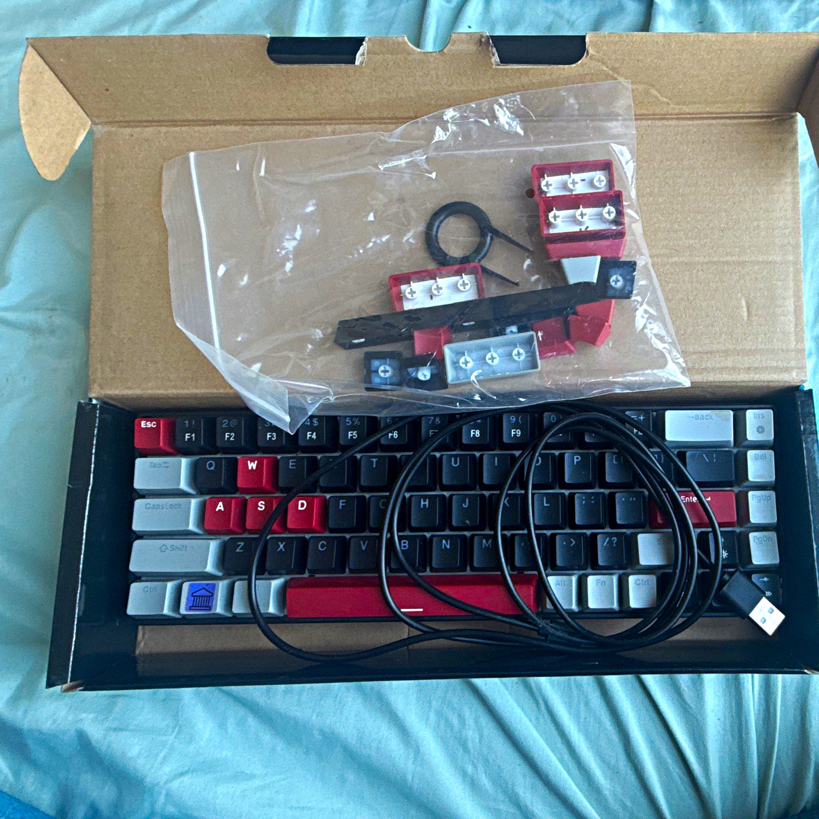MageGee MK-BOX Wired USB Mechanical Compact Keyboard QWERTY Black/Gray/Red