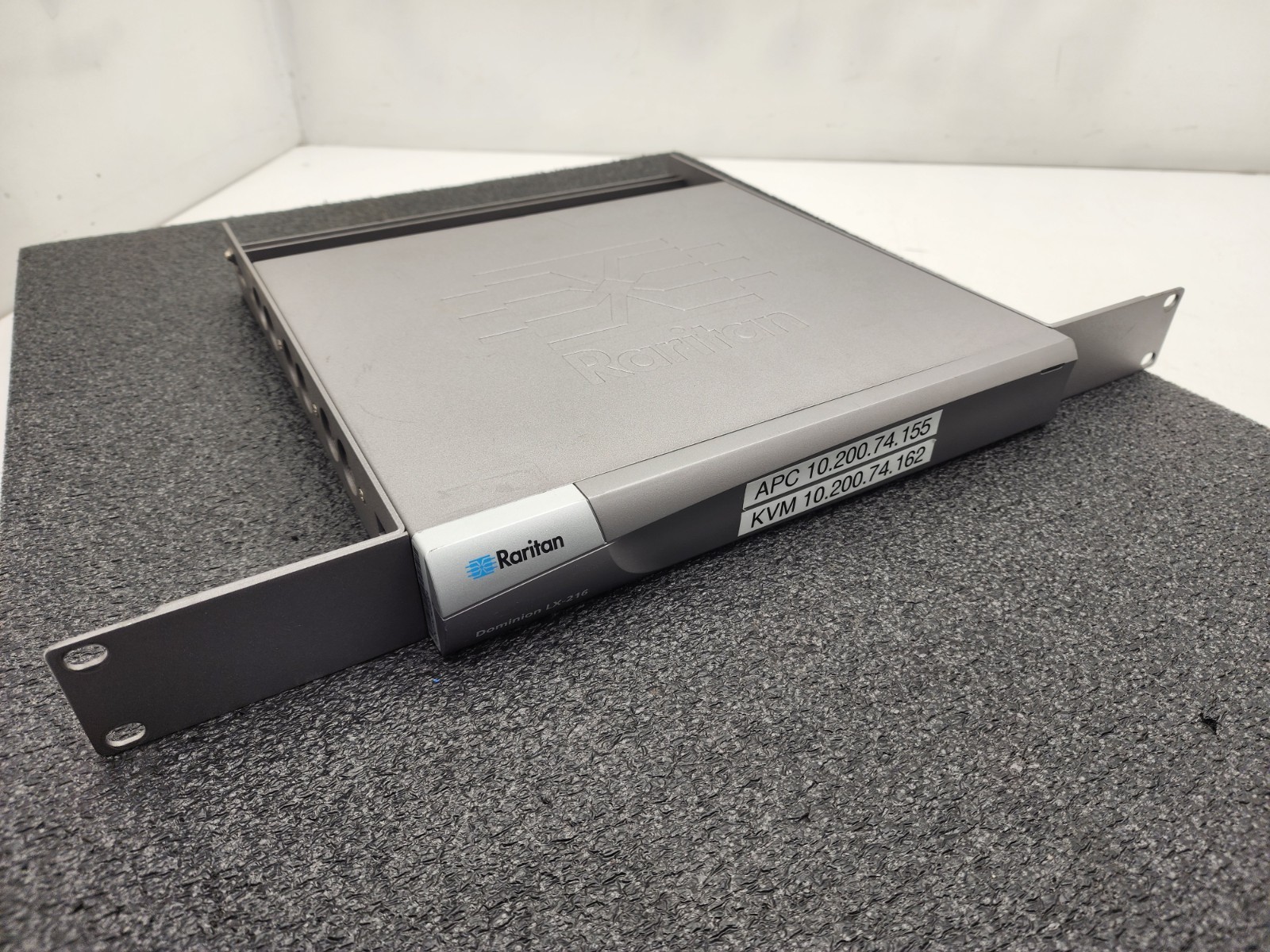 Raritan DLX-216V3-AD 16-port Dominion LX-216 Rackmount KVM Switch Tested Working