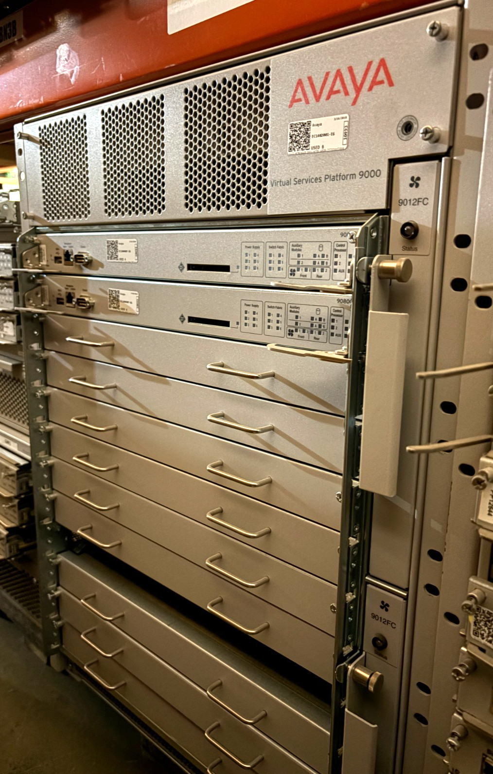 Avaya EC1402001-E6 9012 VSP9000 Chassis with 2x CP, 4x SF, 4x PWR,, Fans
