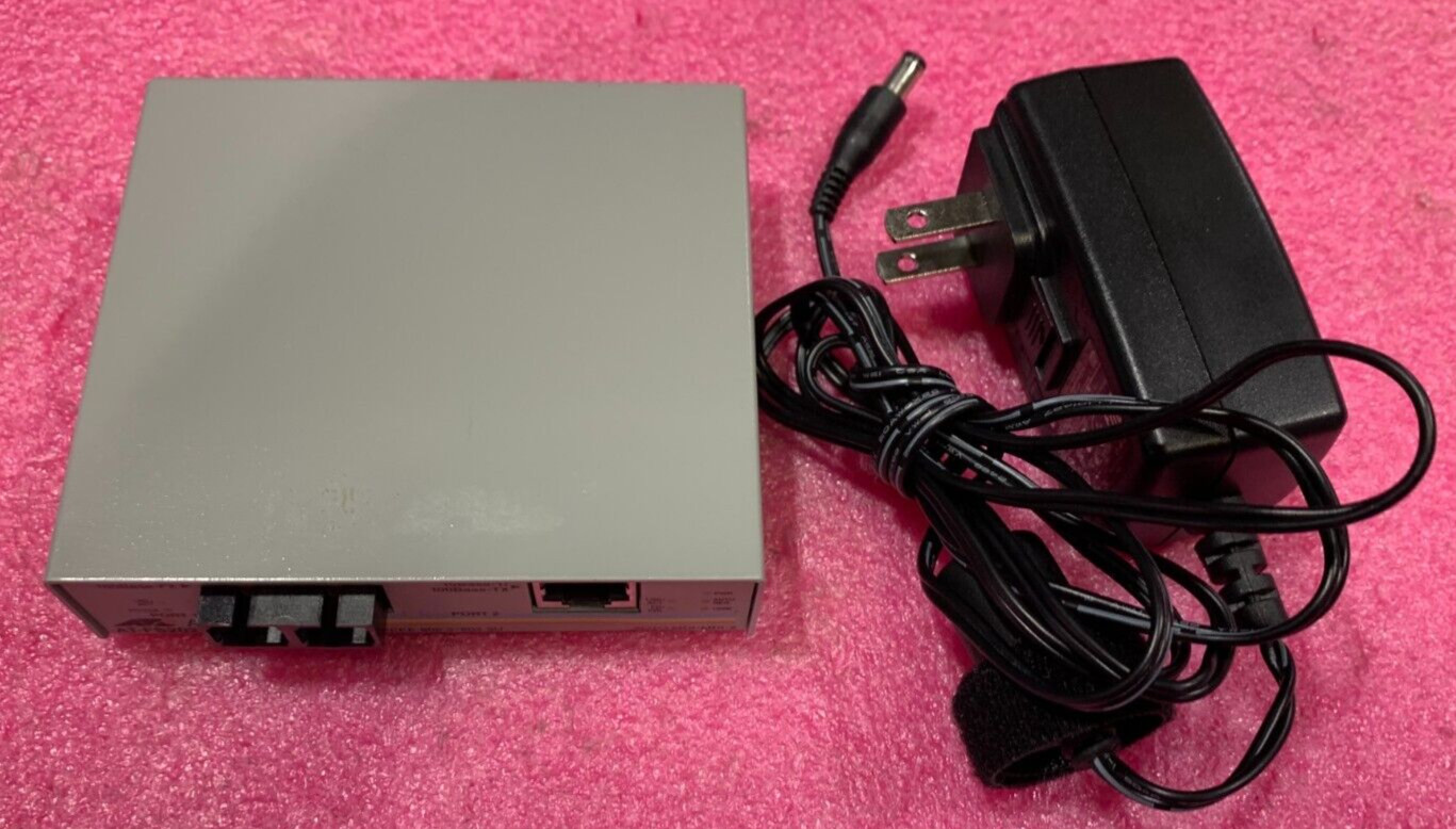 Allied Telesis AT-FS202 10/100Base-TX to 100Base-FX Media Converter + PSU